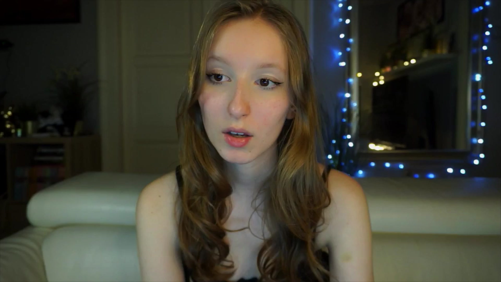 Gallery image thumbnail from Sw33t_g1rl's myfreecams stream on, 03/27/2026, 19:44 image 8 of 20