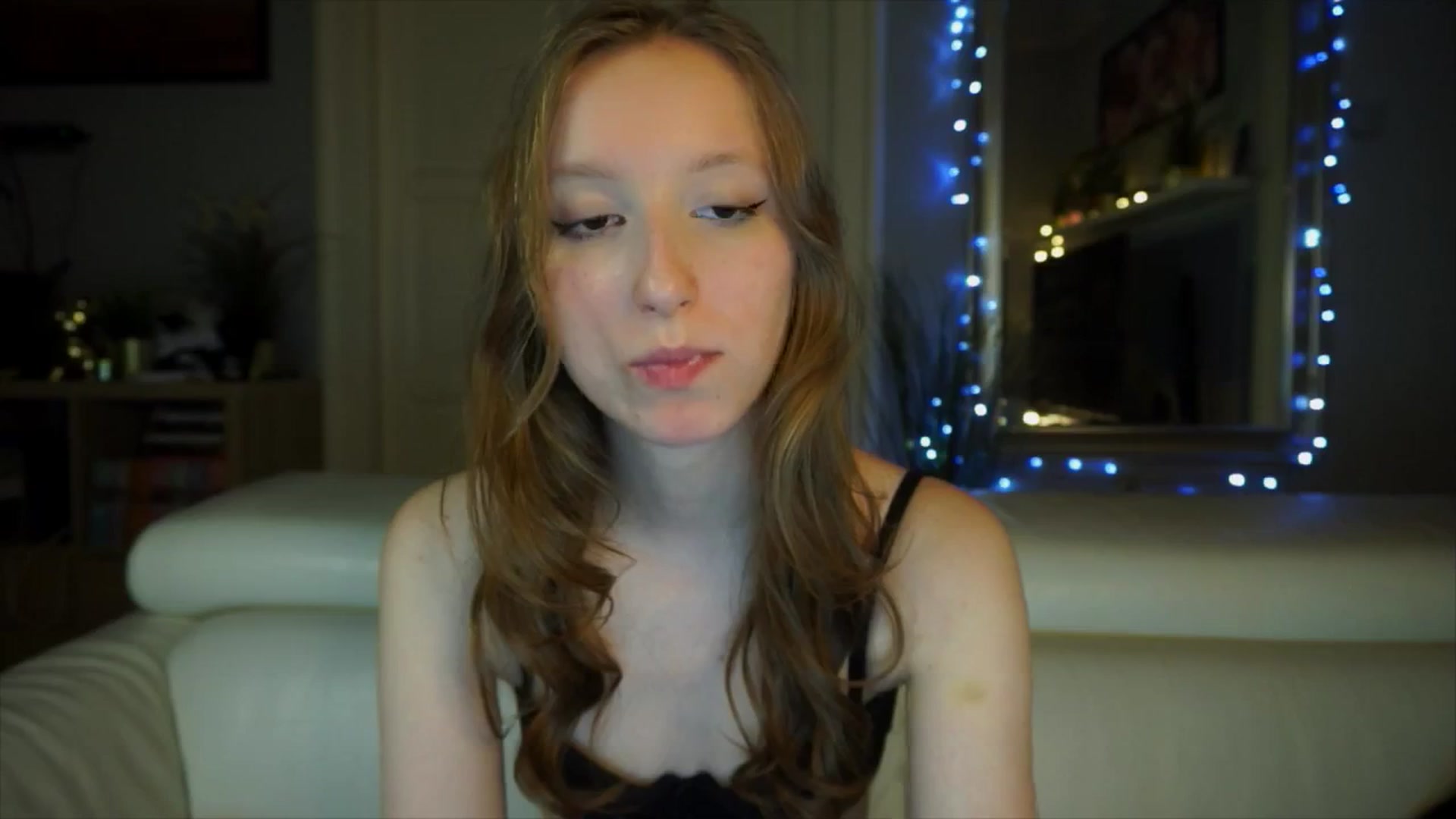 Gallery image thumbnail from Sw33t_g1rl's myfreecams stream on, 03/27/2026, 19:44 image 2 of 20