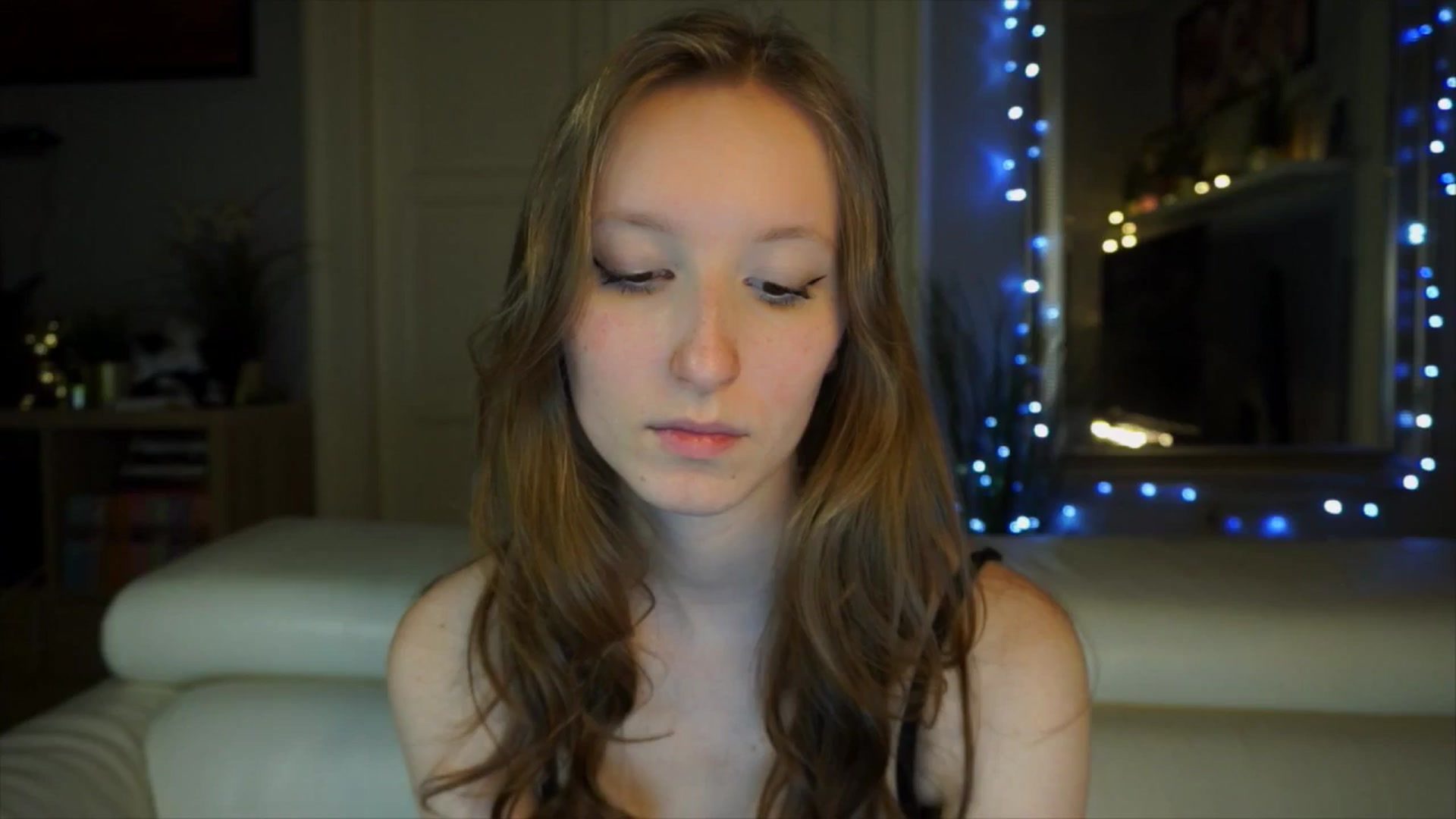 Gallery image thumbnail from Sw33t_g1rl's myfreecams stream on, 03/27/2026, 19:44 image 11 of 20