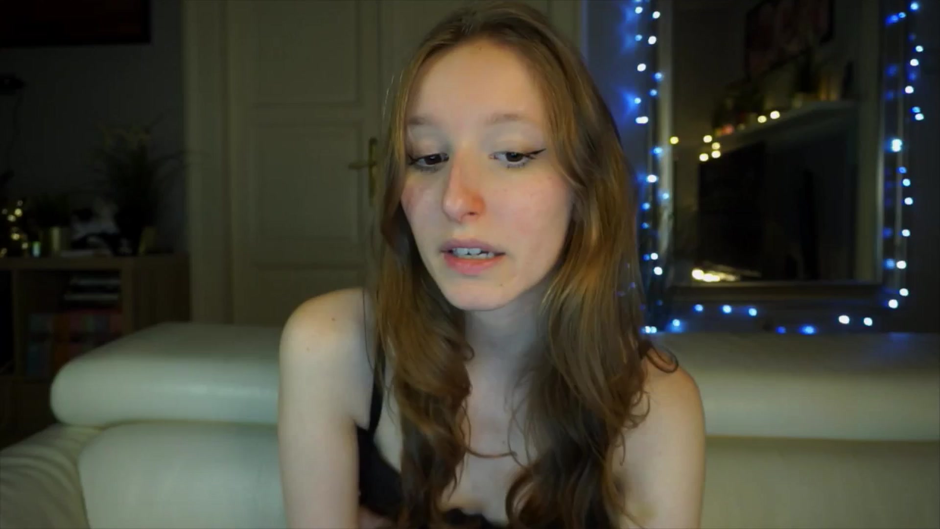 Gallery image thumbnail from Sw33t_g1rl's myfreecams stream on, 03/27/2026, 19:44 image 9 of 20
