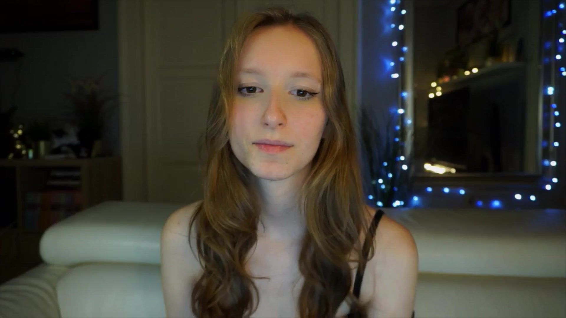 Gallery image thumbnail from Sw33t_g1rl's myfreecams stream on, 03/27/2026, 19:44 image 12 of 20