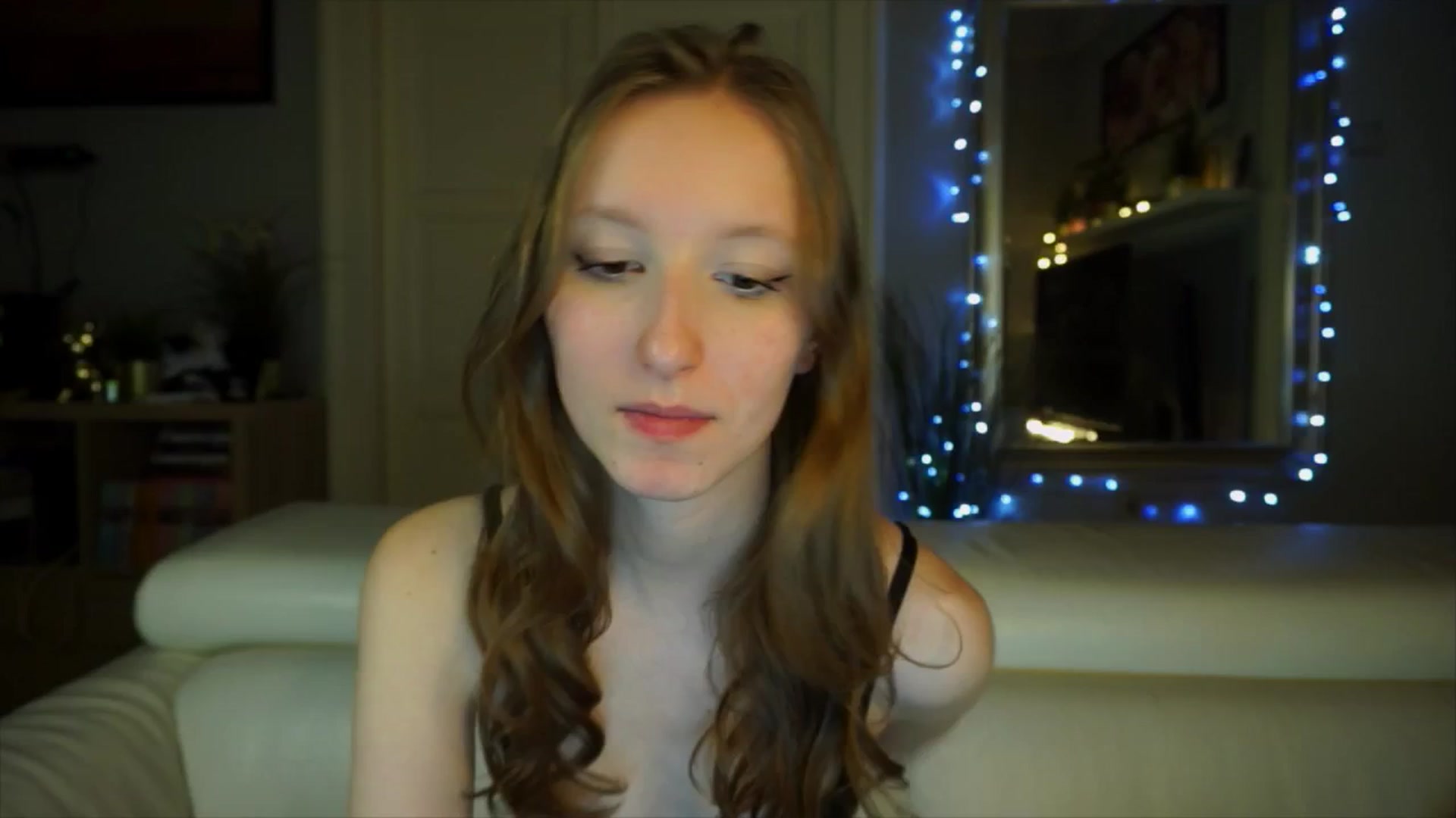 Gallery image thumbnail from Sw33t_g1rl's myfreecams stream on, 03/27/2026, 19:44 image 7 of 20