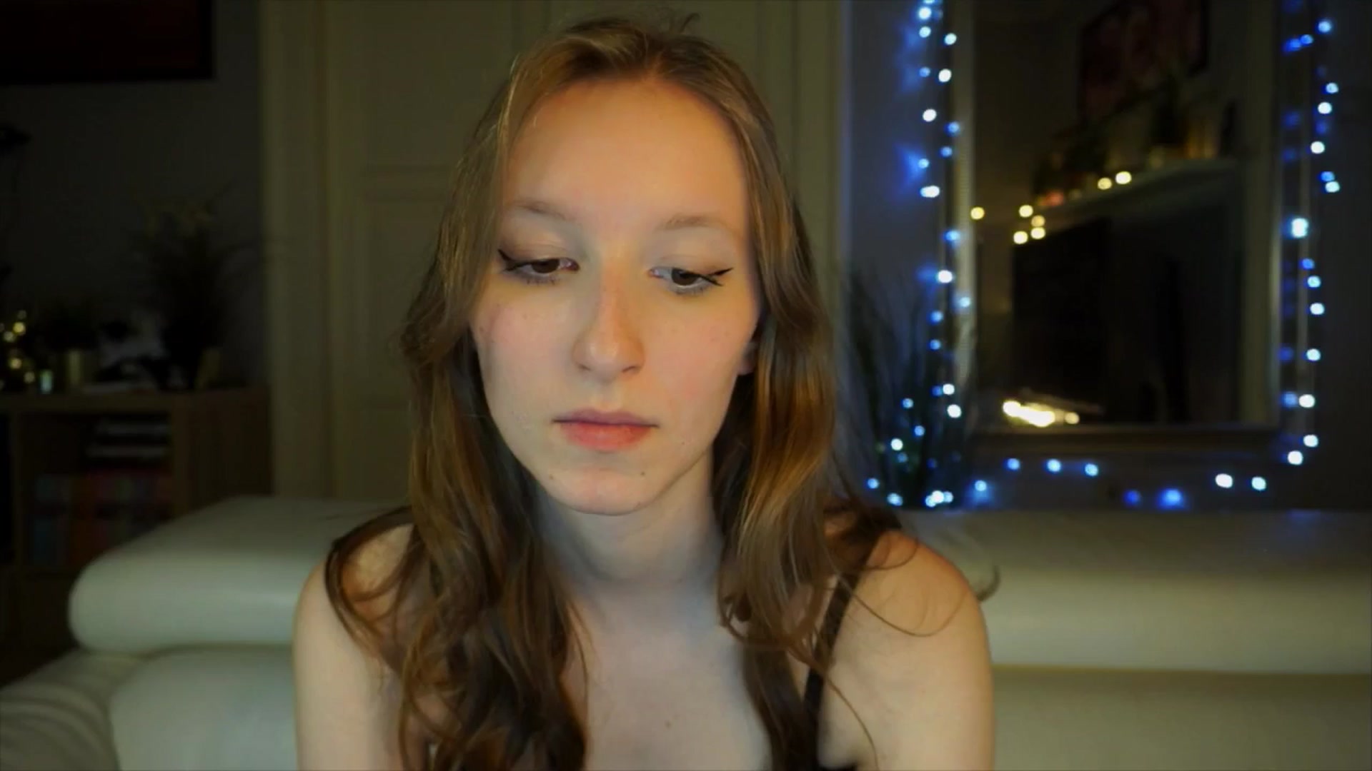 Gallery image thumbnail from Sw33t_g1rl's myfreecams stream on, 03/27/2026, 19:44 image 20 of 20