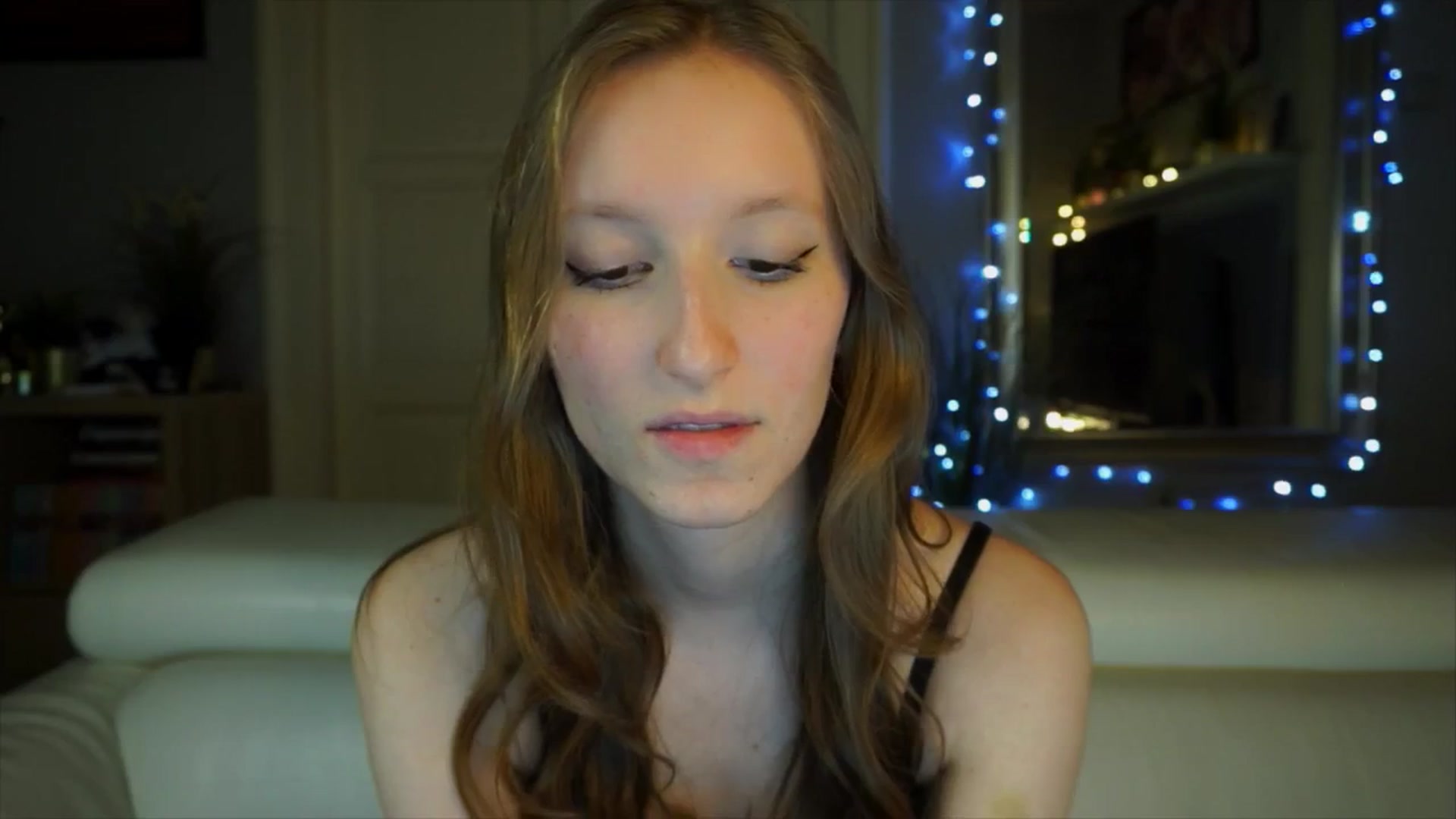 Gallery image thumbnail from Sw33t_g1rl's myfreecams stream on, 03/27/2026, 21:59 image 14 of 20
