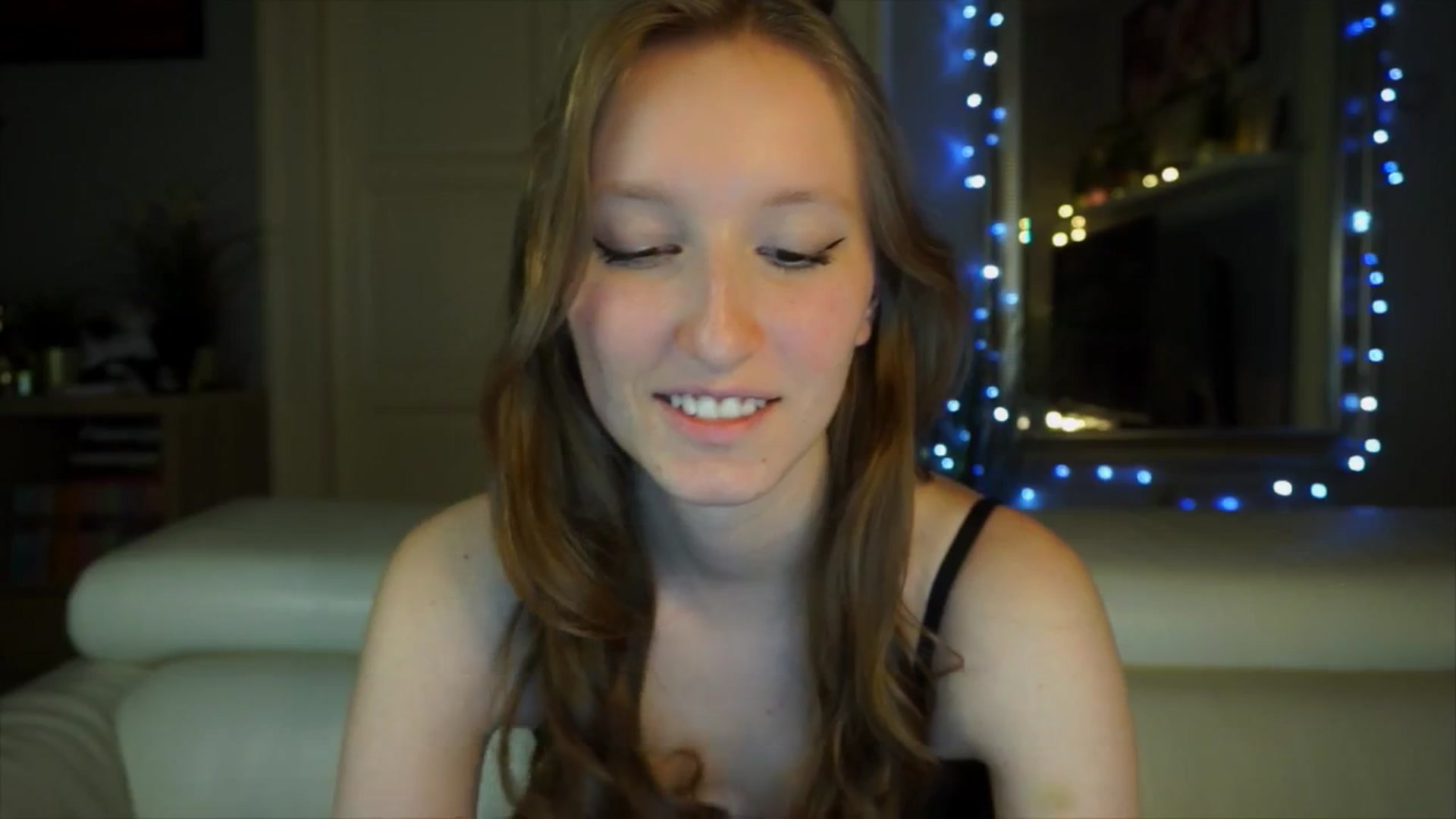 Gallery image thumbnail from Sw33t_g1rl's myfreecams stream on, 03/27/2026, 21:59 image 19 of 20