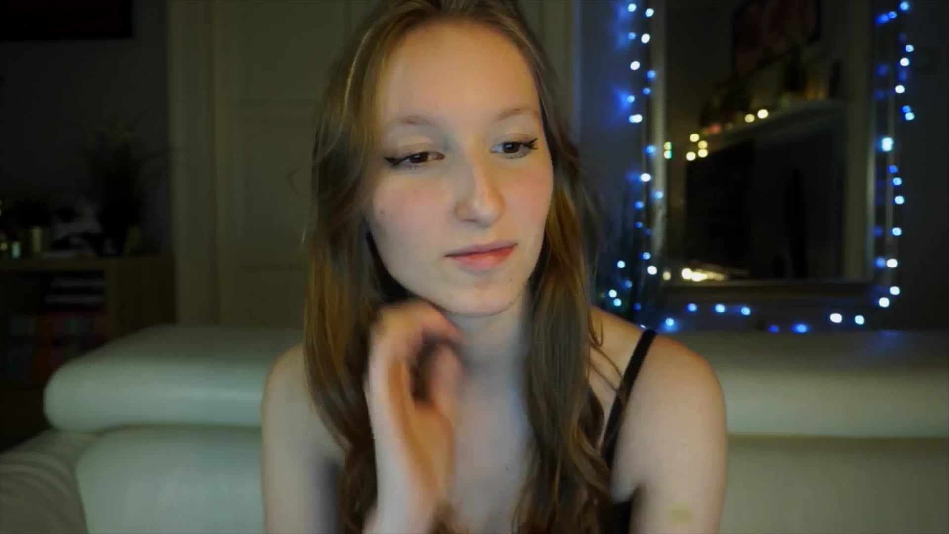 Gallery image thumbnail from Sw33t_g1rl's myfreecams stream on, 03/27/2026, 21:59 image 18 of 20