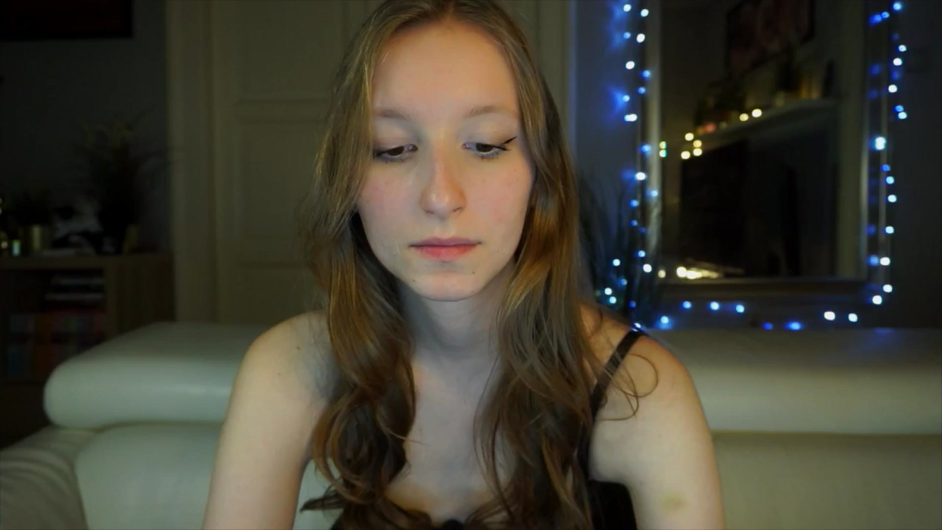 Gallery image thumbnail from Sw33t_g1rl's myfreecams stream on, 03/27/2026, 21:59 image 2 of 20