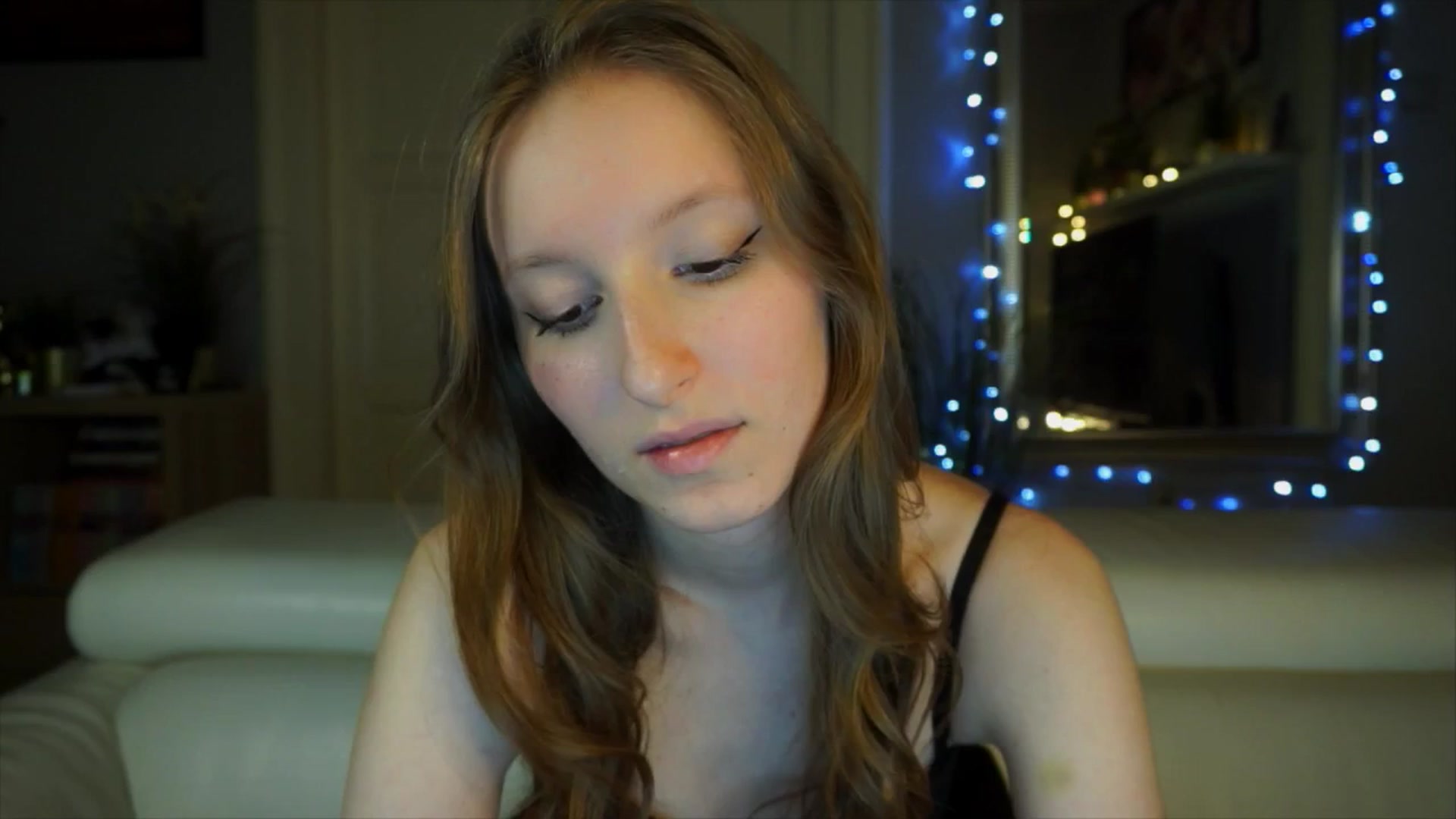 Gallery image thumbnail from Sw33t_g1rl's myfreecams stream on, 03/27/2026, 21:59 image 17 of 20