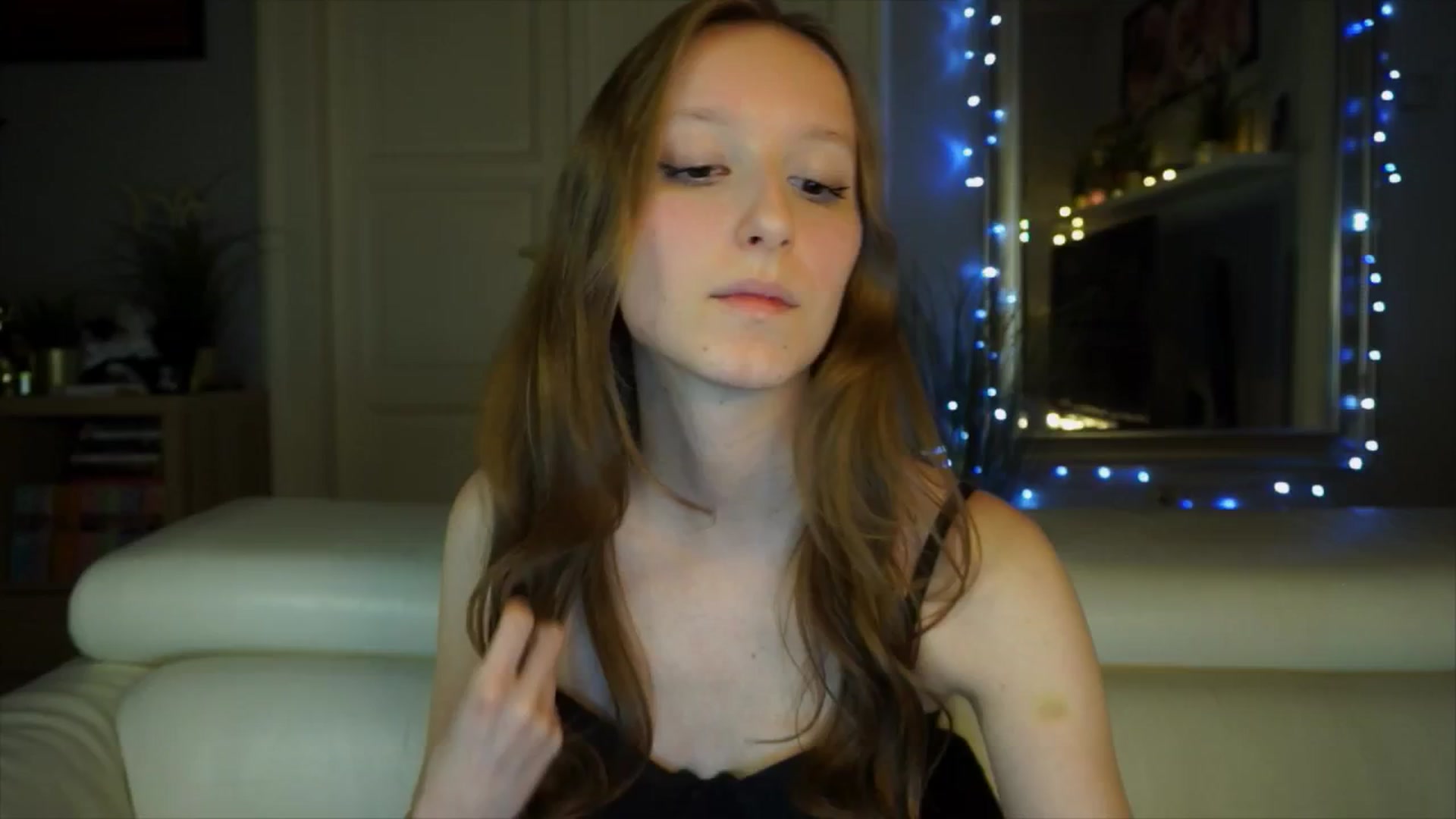 Gallery image thumbnail from Sw33t_g1rl's myfreecams stream on, 03/27/2026, 21:59 image 12 of 20