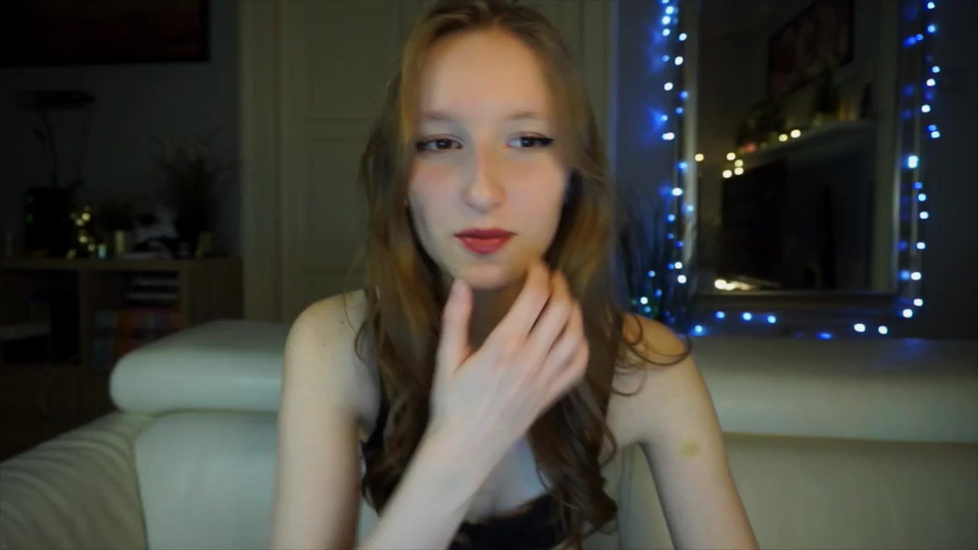 Gallery image thumbnail from Sw33t_g1rl's myfreecams stream on, 03/28/2026, 17:16 image 12 of 20