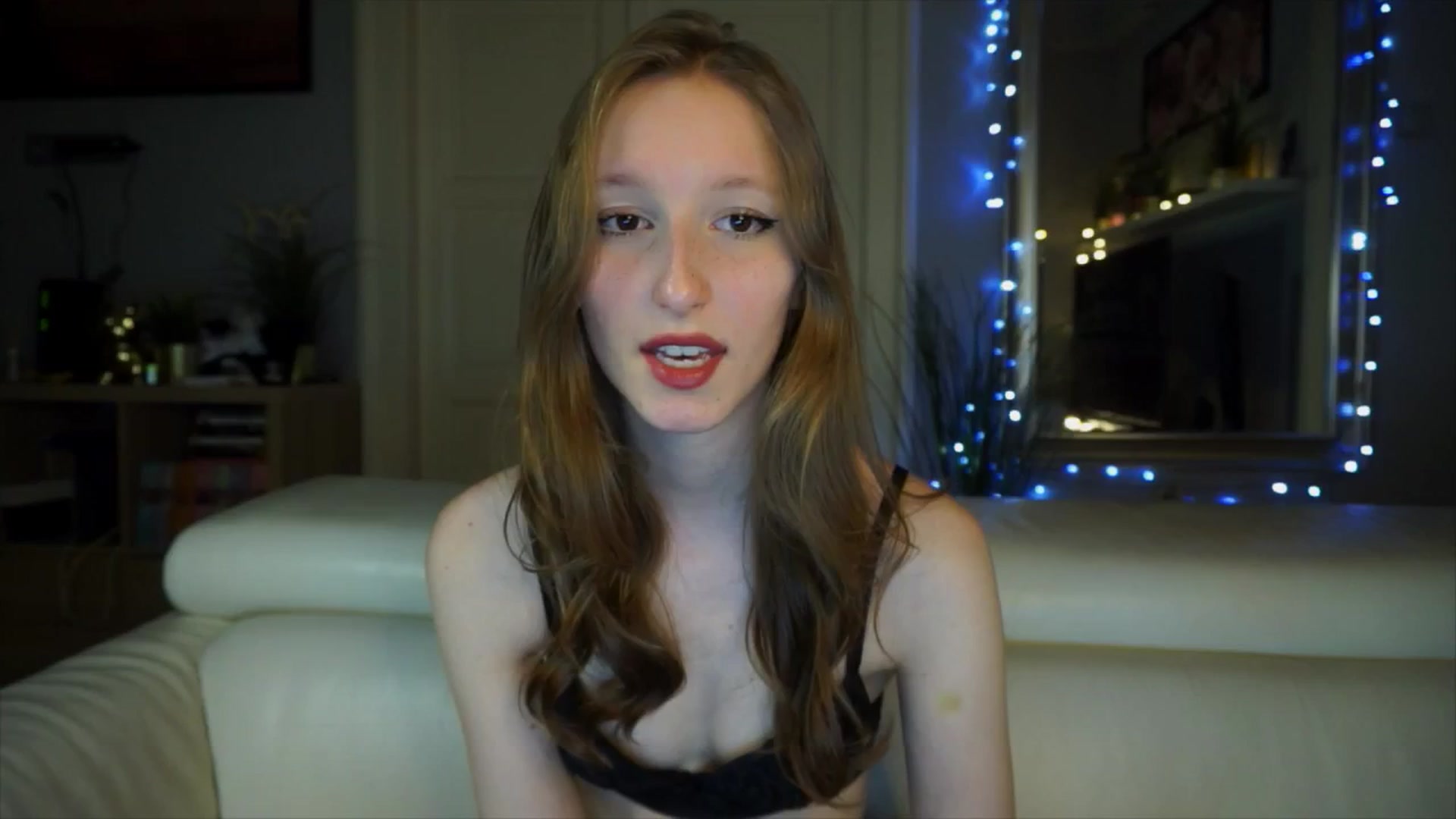 Gallery image thumbnail from Sw33t_g1rl's myfreecams stream on, 03/28/2026, 17:16 image 14 of 20