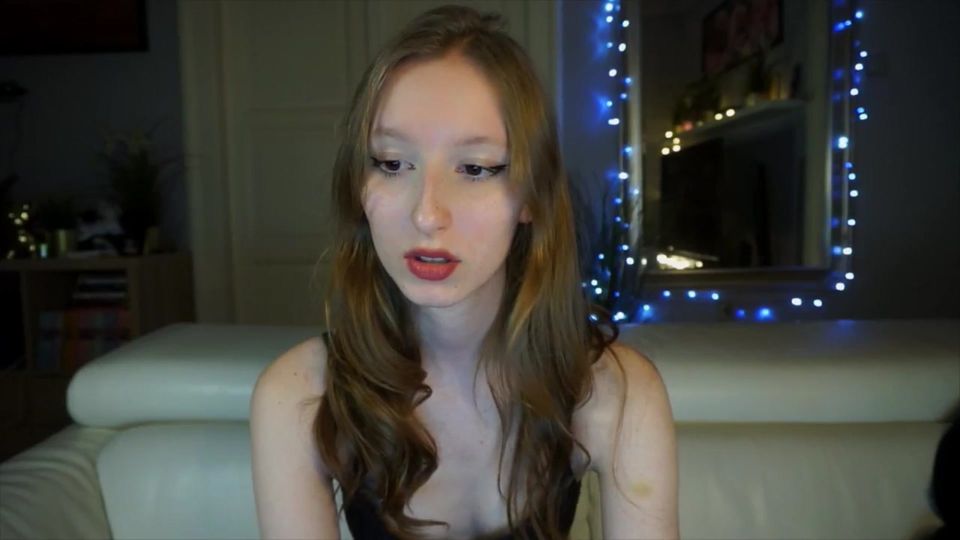 Gallery image thumbnail from Sw33t_g1rl's myfreecams stream on, 03/28/2026, 18:05 image 18 of 20
