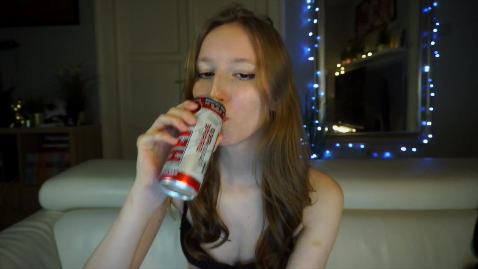 Gallery image thumbnail from Sw33t_g1rl's myfreecams stream on, 03/28/2026, 18:05 image 8 of 20