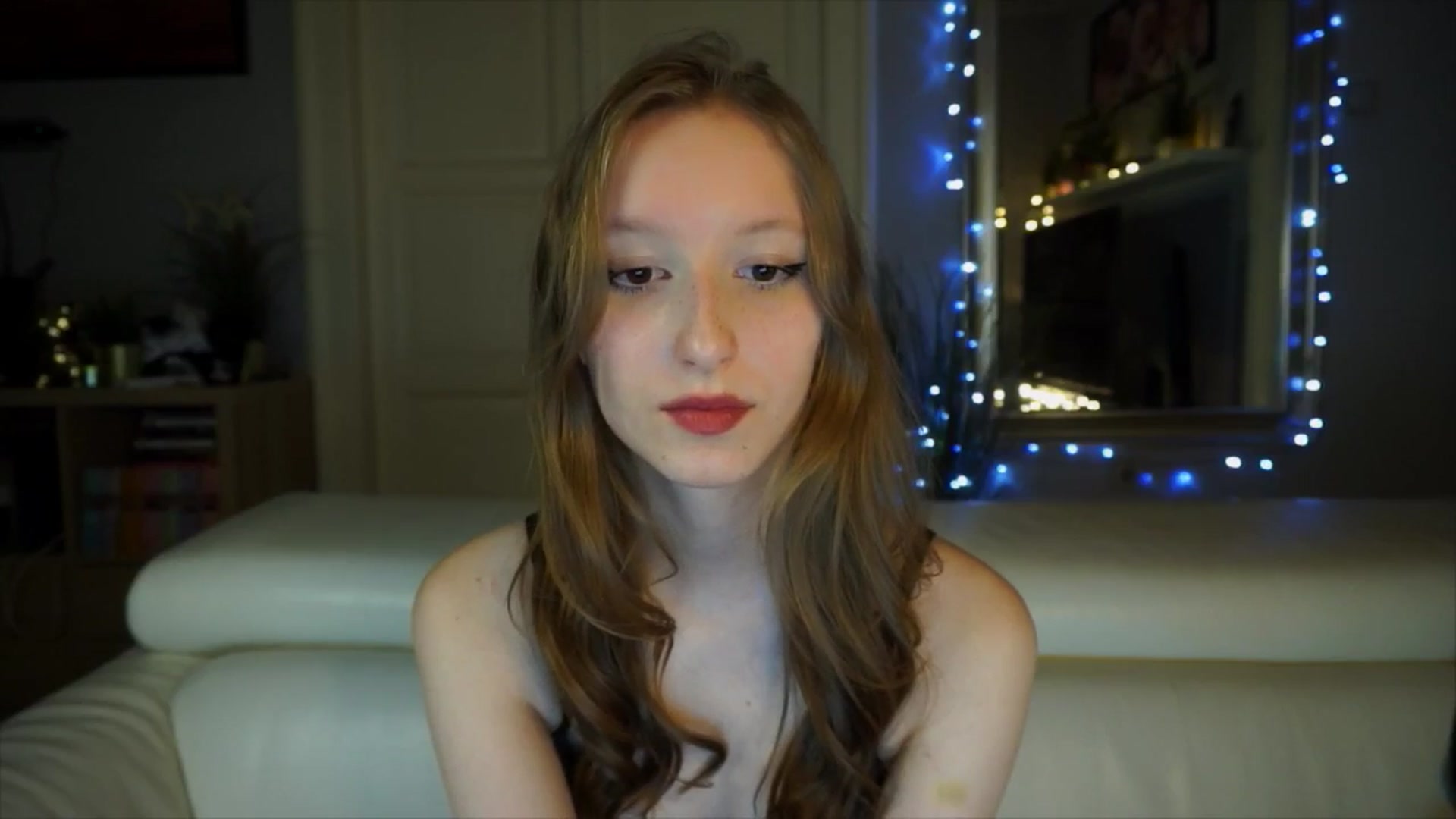 Gallery image thumbnail from Sw33t_g1rl's myfreecams stream on, 03/28/2026, 18:05 image 5 of 20