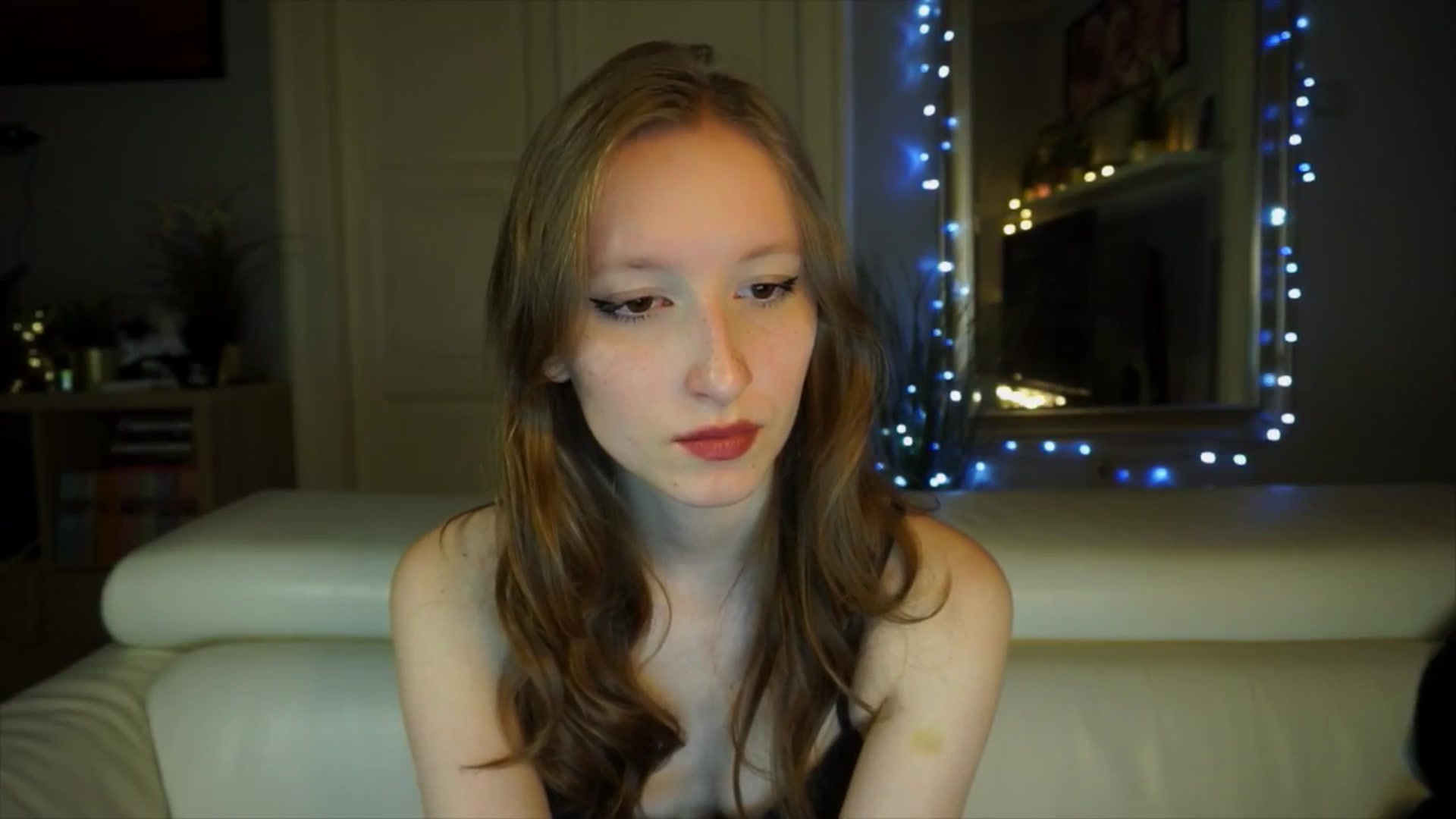 Gallery image thumbnail from Sw33t_g1rl's myfreecams stream on, 03/28/2026, 18:05 image 20 of 20