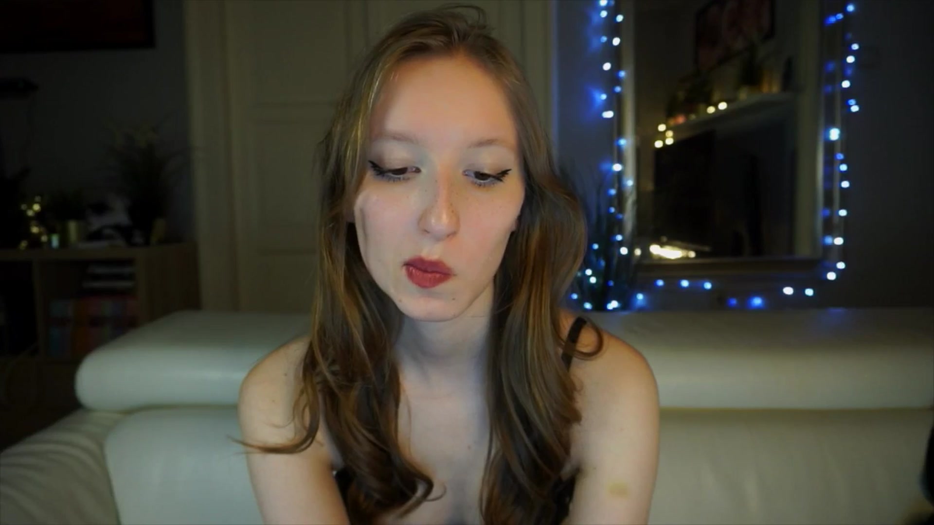 Gallery image thumbnail from Sw33t_g1rl's myfreecams stream on, 03/28/2026, 18:05 image 9 of 20