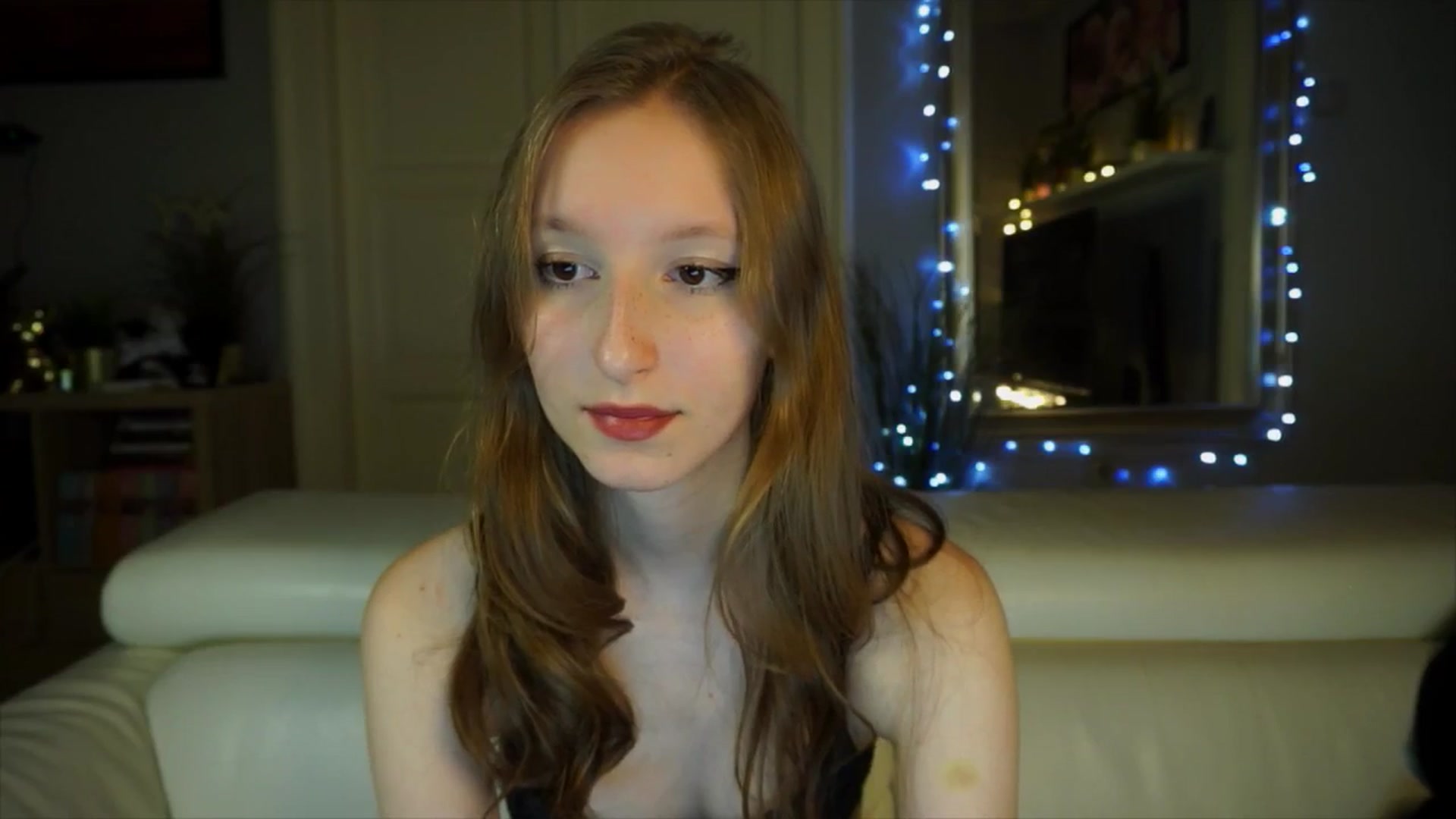 Gallery image thumbnail from Sw33t_g1rl's myfreecams stream on, 03/28/2026, 18:05 image 19 of 20