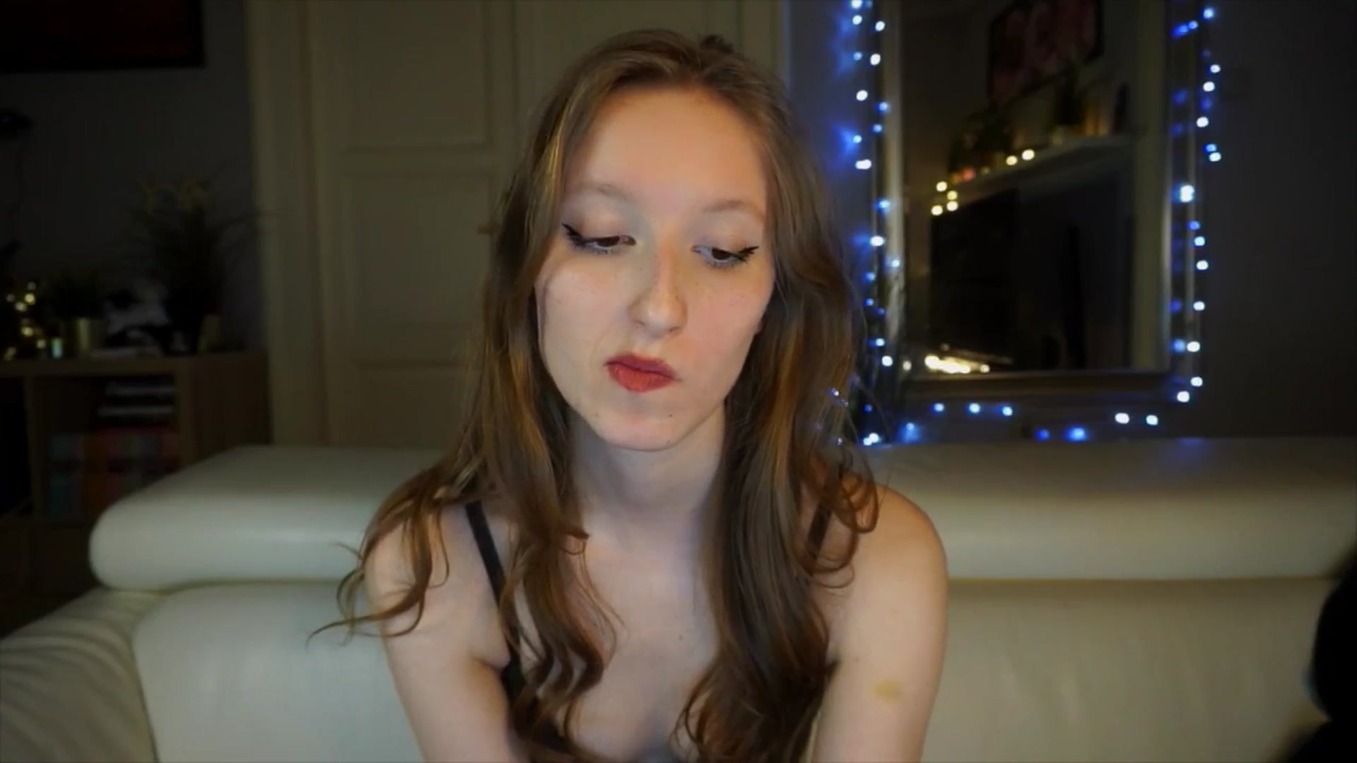 Gallery image thumbnail from Sw33t_g1rl's myfreecams stream on, 03/28/2026, 19:20 image 18 of 20