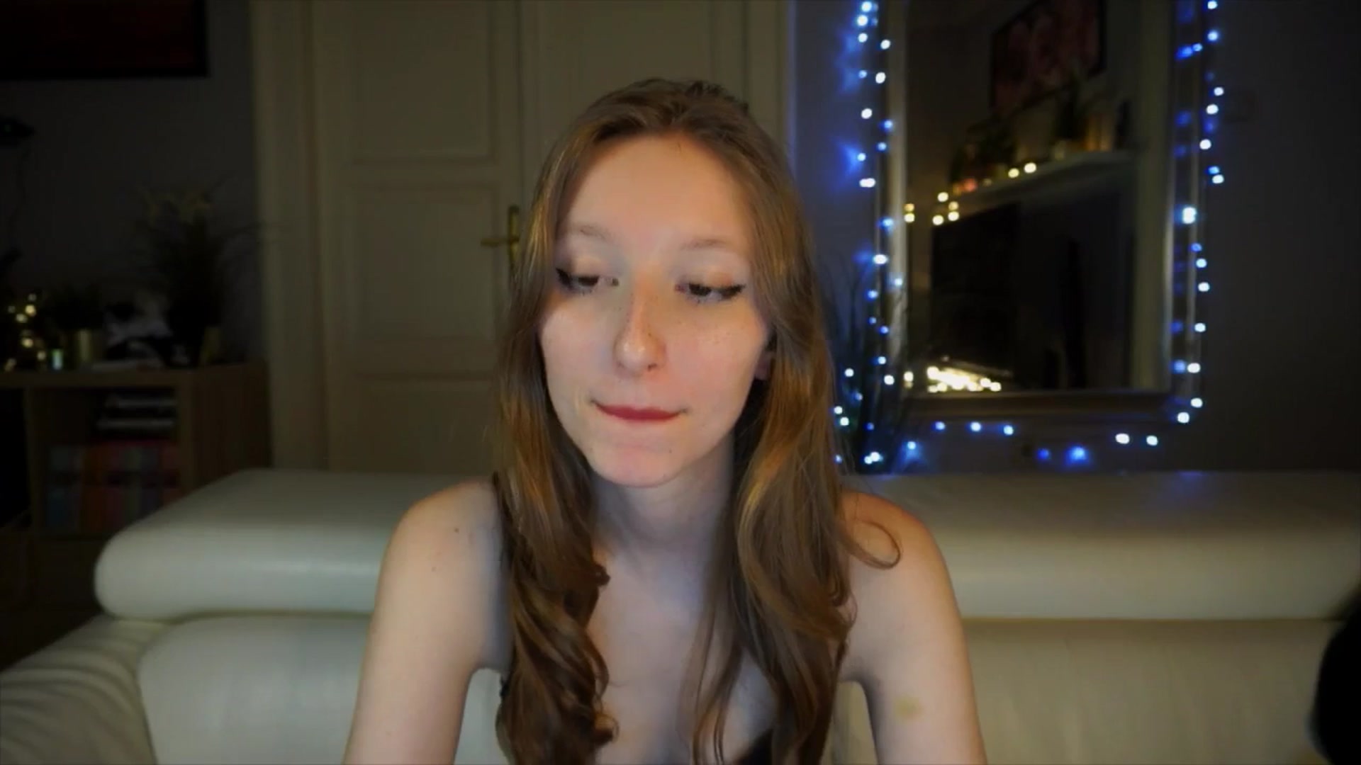Gallery image thumbnail from Sw33t_g1rl's myfreecams stream on, 03/28/2026, 19:20 image 16 of 20