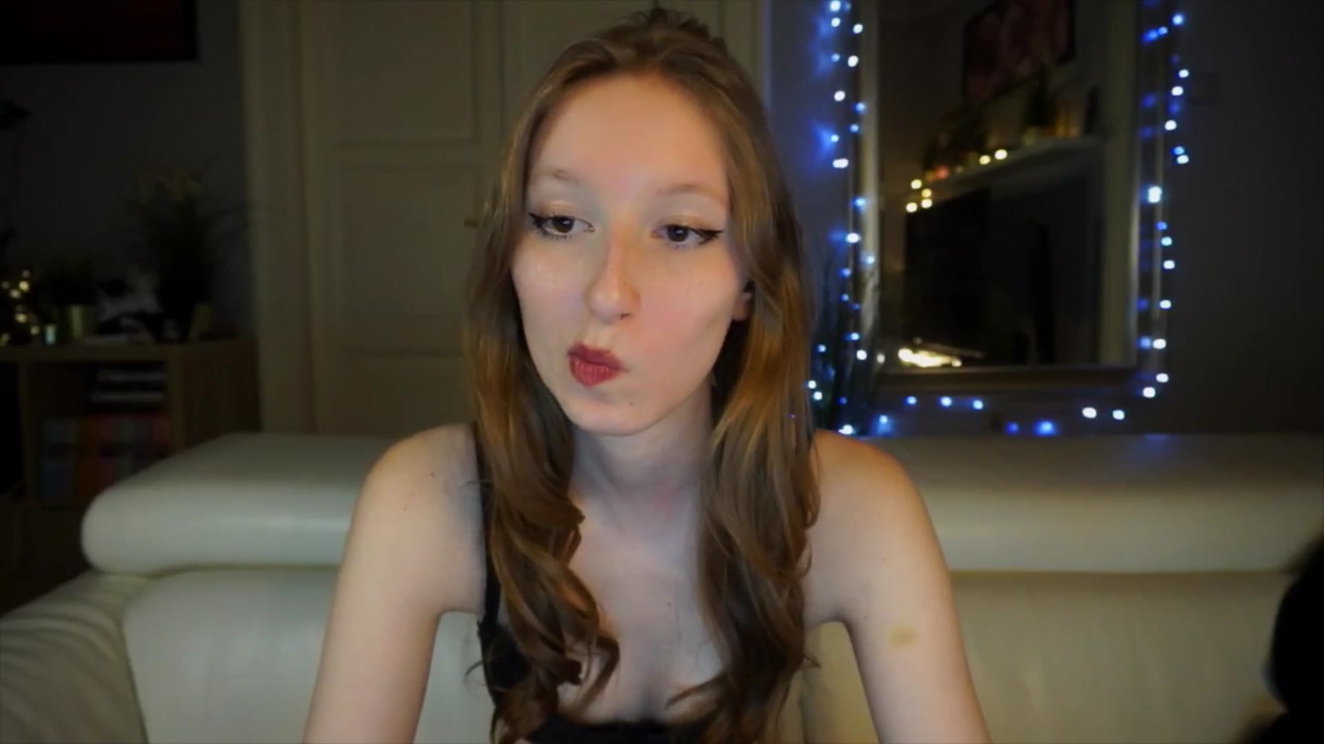 Gallery image thumbnail from Sw33t_g1rl's myfreecams stream on, 03/28/2026, 19:20 image 14 of 20