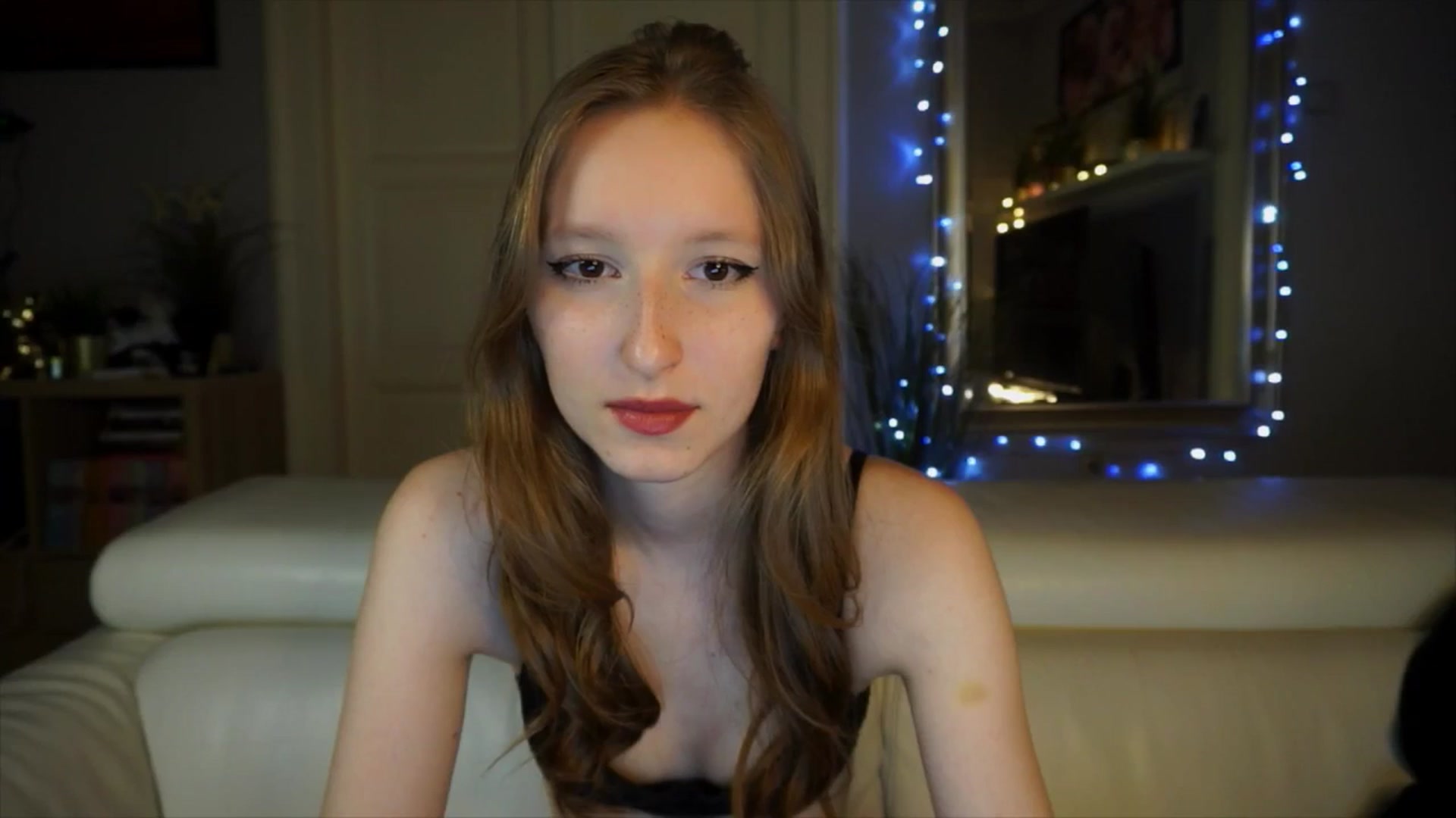 Gallery image thumbnail from Sw33t_g1rl's myfreecams stream on, 03/28/2026, 19:20 image 12 of 20