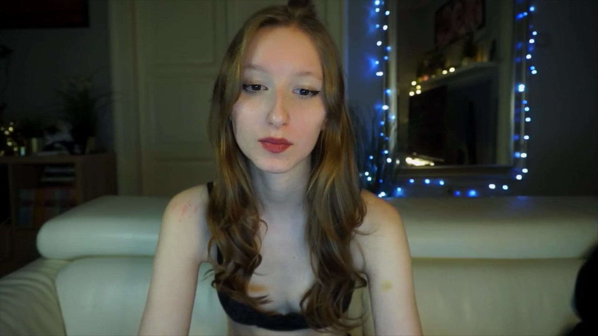 Gallery image thumbnail from Sw33t_g1rl's myfreecams stream on, 03/28/2026, 19:20 image 5 of 20