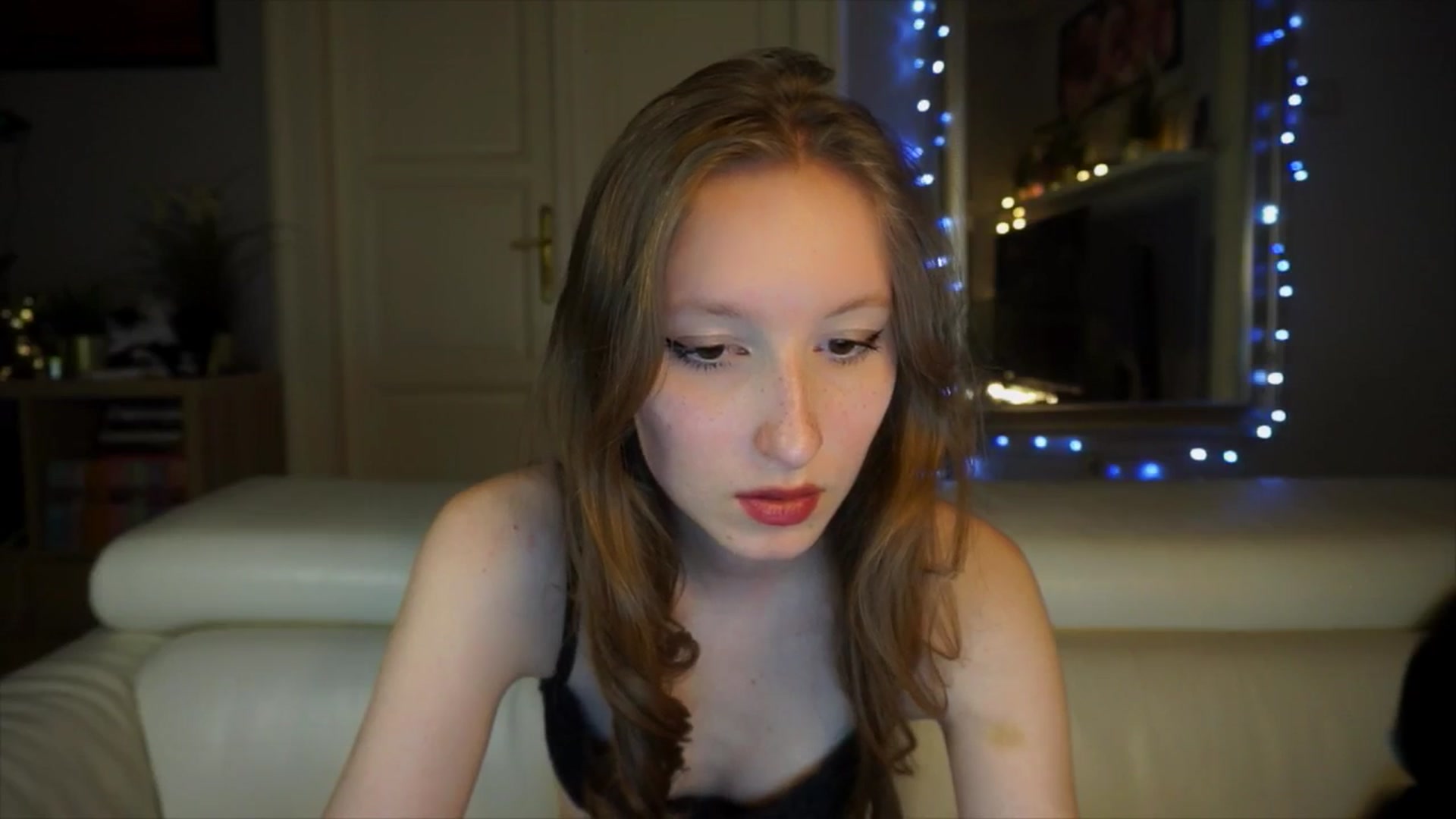 Gallery image thumbnail from Sw33t_g1rl's myfreecams stream on, 03/28/2026, 19:20 image 15 of 20