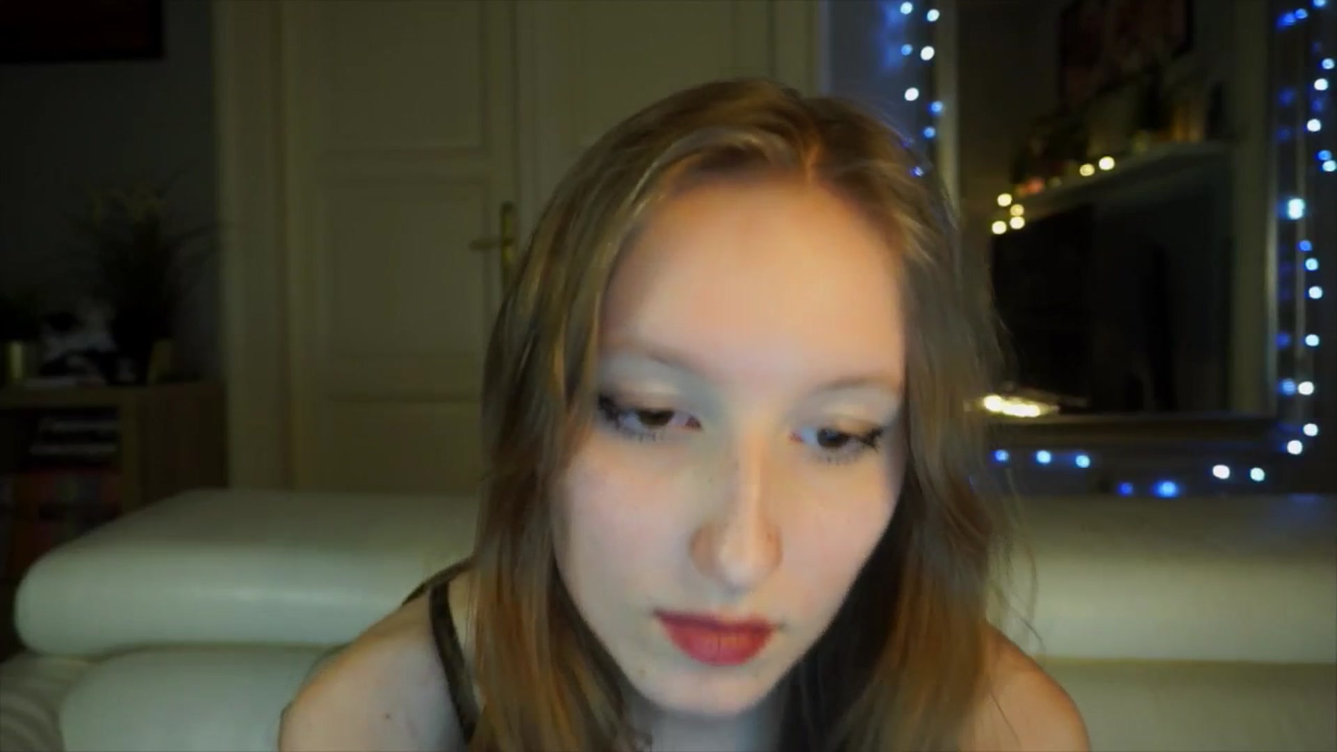 Gallery image thumbnail from Sw33t_g1rl's myfreecams stream on, 03/28/2026, 19:57 image 9 of 20