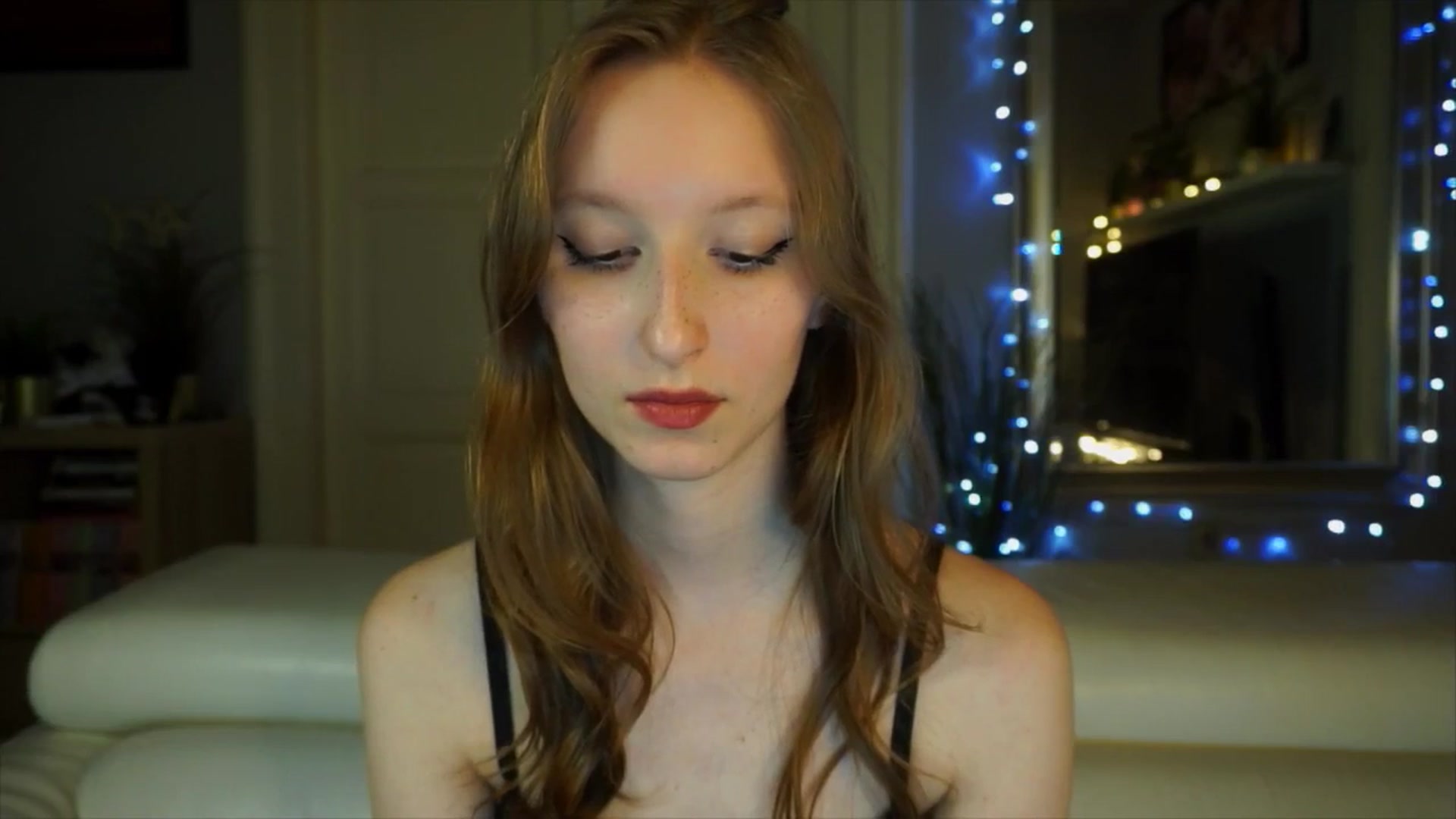 Gallery image thumbnail from Sw33t_g1rl's myfreecams stream on, 03/28/2026, 19:57 image 16 of 20