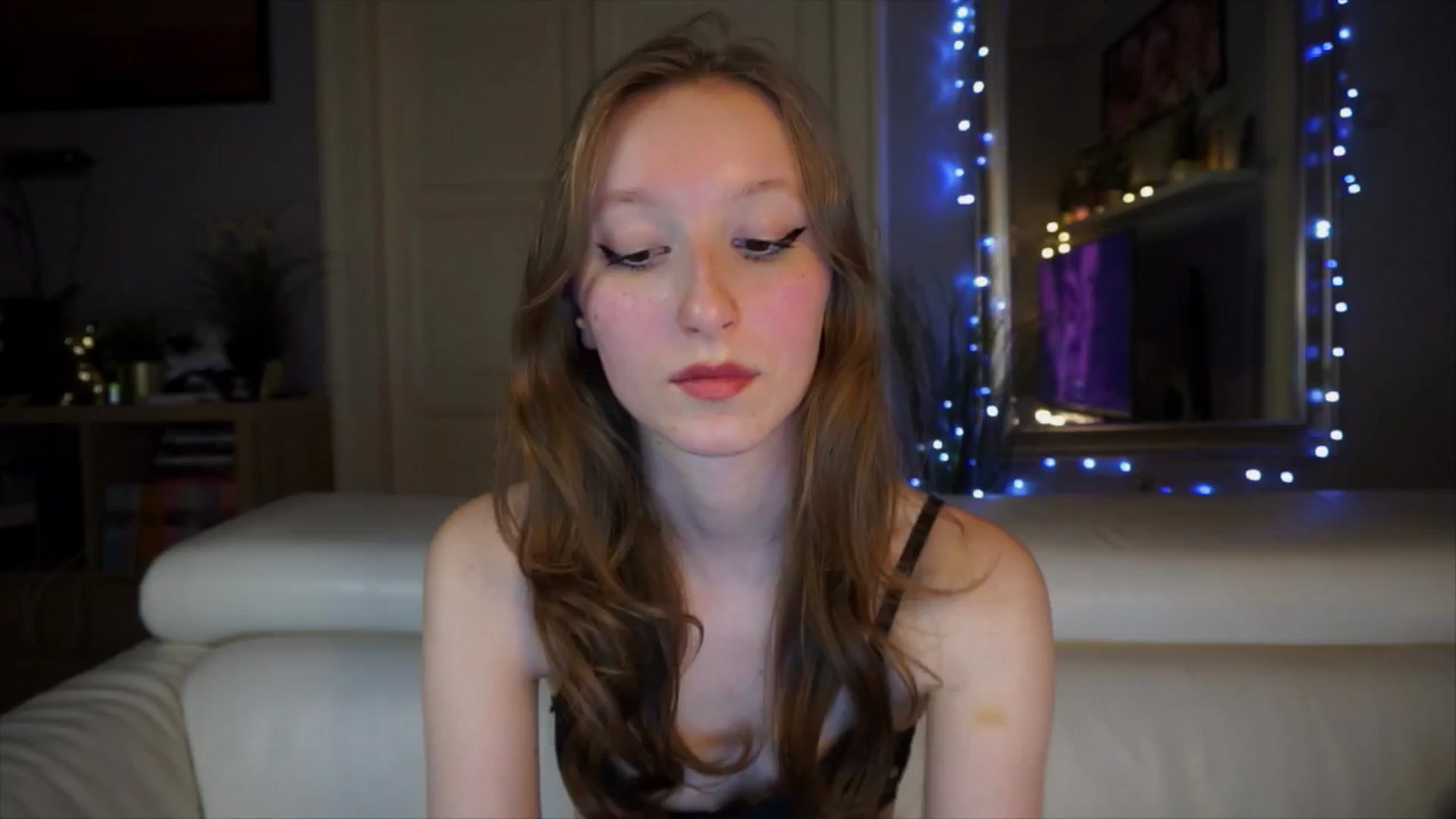 Gallery image thumbnail from Sw33t_g1rl's myfreecams stream on, 03/29/2026, 19:13 image 1 of 20
