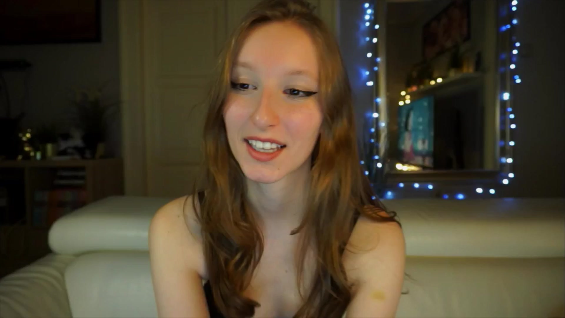 Gallery image thumbnail from Sw33t_g1rl's myfreecams stream on, 03/29/2026, 19:13 image 20 of 20