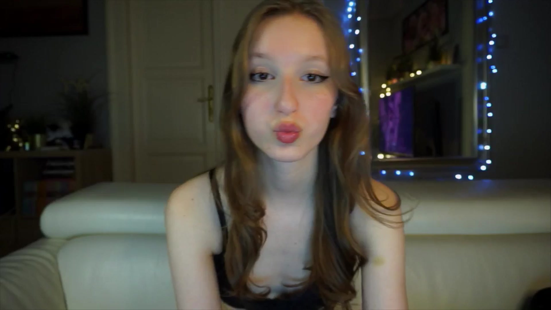 Gallery image thumbnail from Sw33t_g1rl's myfreecams stream on, 03/29/2026, 19:13 image 13 of 20