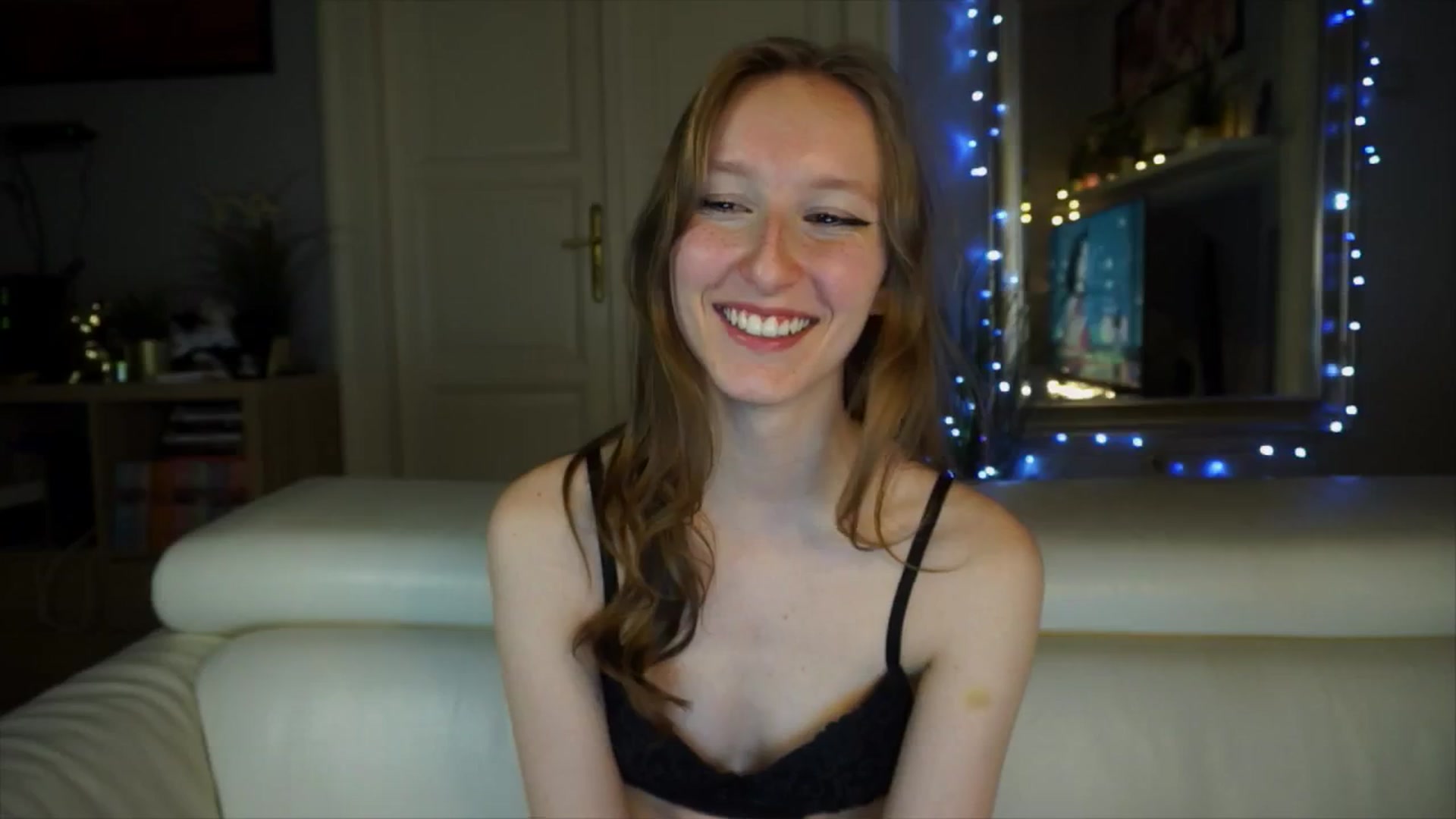 Gallery image thumbnail from Sw33t_g1rl's myfreecams stream on, 03/29/2026, 20:27 image 7 of 20