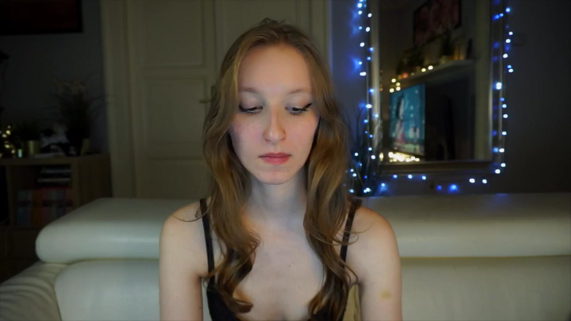 Gallery image thumbnail from Sw33t_g1rl's myfreecams stream on, 03/29/2026, 20:27 image 11 of 20