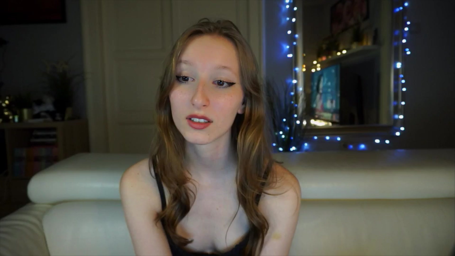Gallery image thumbnail from Sw33t_g1rl's myfreecams stream on, 03/29/2026, 20:27 image 14 of 20