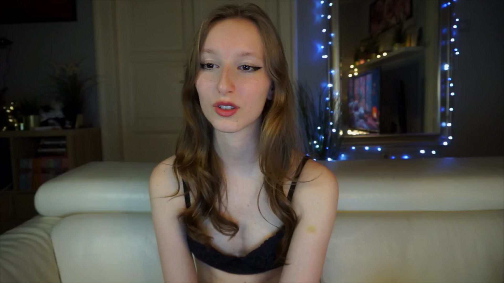 Gallery image thumbnail from Sw33t_g1rl's myfreecams stream on, 03/29/2026, 20:27 image 18 of 20
