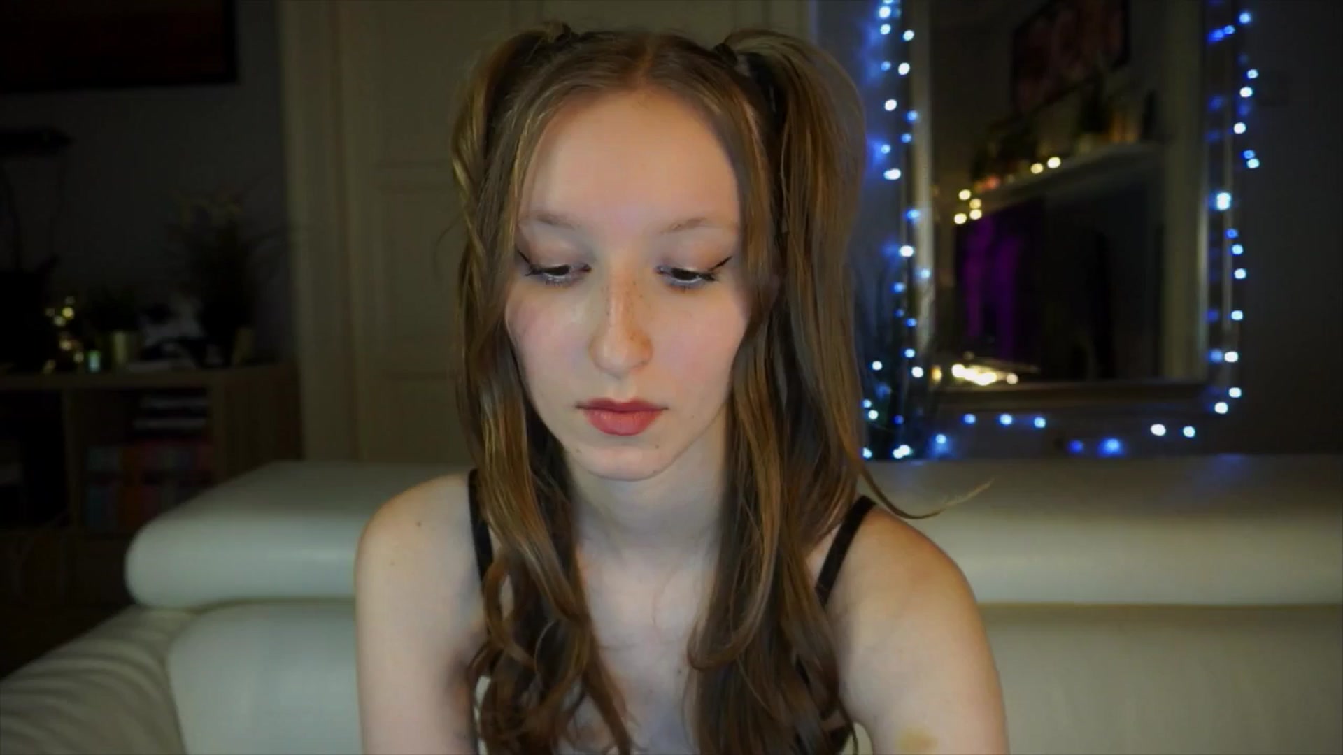 Gallery image thumbnail from Sw33t_g1rl's myfreecams stream on, 03/30/2026, 20:06 image 4 of 20