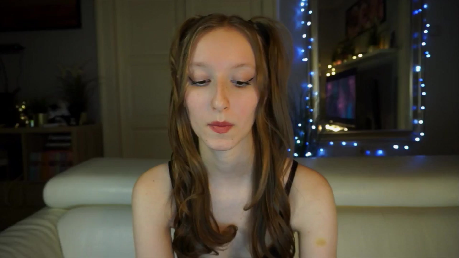 Gallery image thumbnail from Sw33t_g1rl's myfreecams stream on, 03/30/2026, 20:06 image 5 of 20