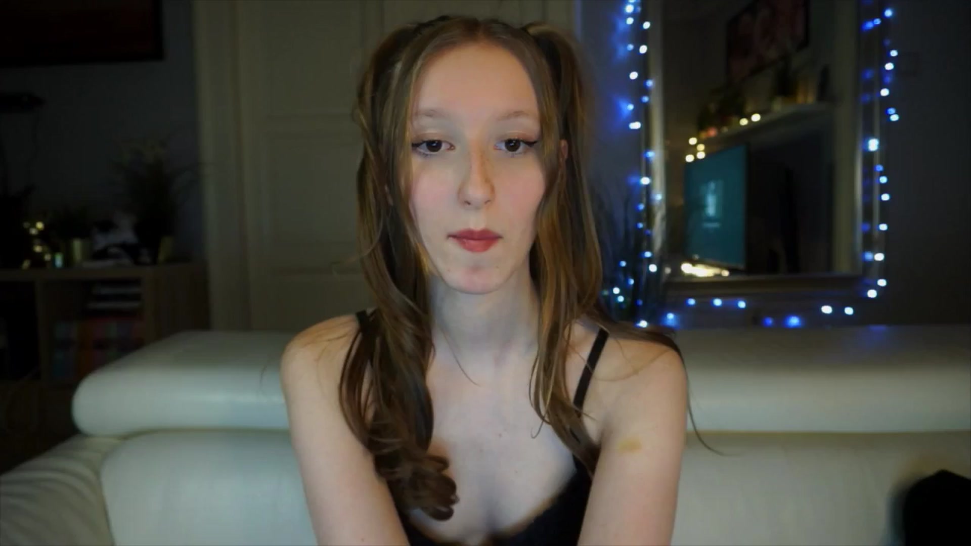 Gallery image thumbnail from Sw33t_g1rl's myfreecams stream on, 03/30/2026, 20:06 image 6 of 20