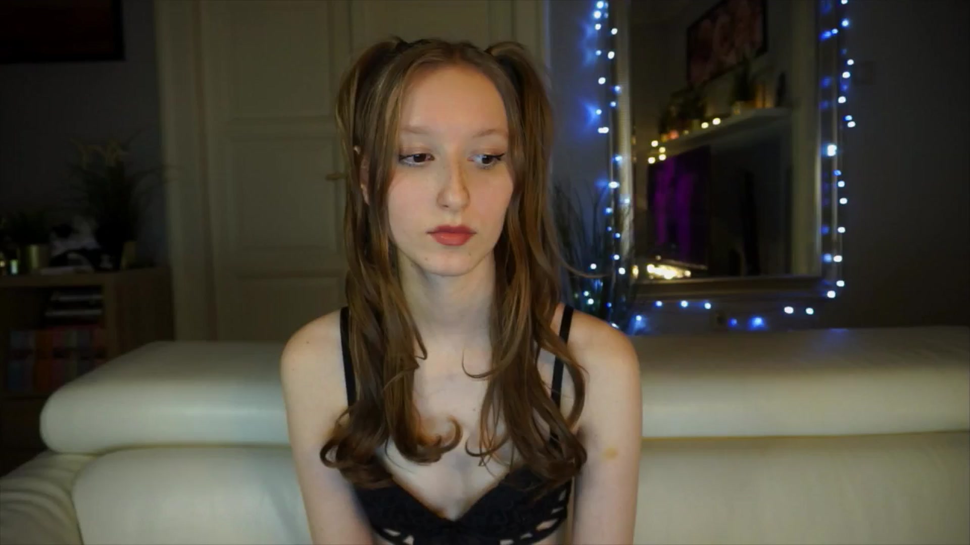 Gallery image thumbnail from Sw33t_g1rl's myfreecams stream on, 03/30/2026, 20:06 image 1 of 20