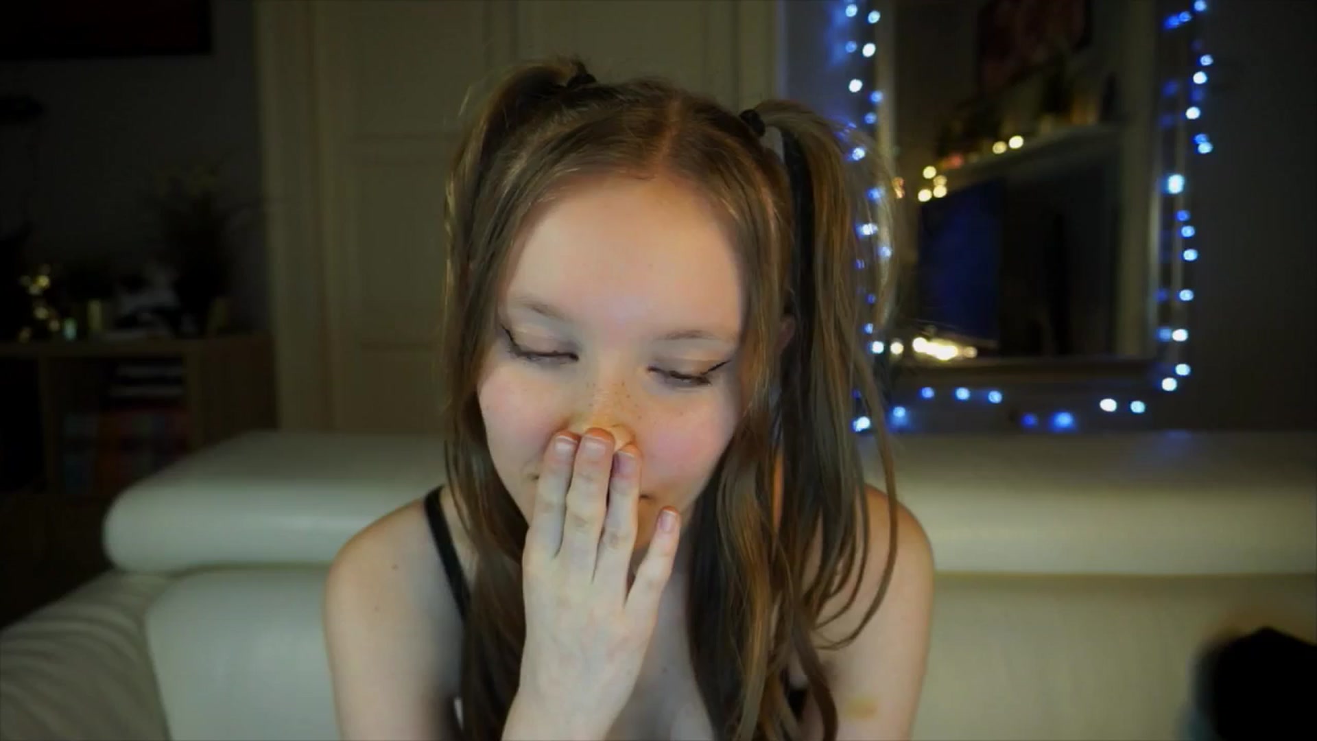 Gallery image thumbnail from Sw33t_g1rl's myfreecams stream on, 03/30/2026, 20:06 image 12 of 20
