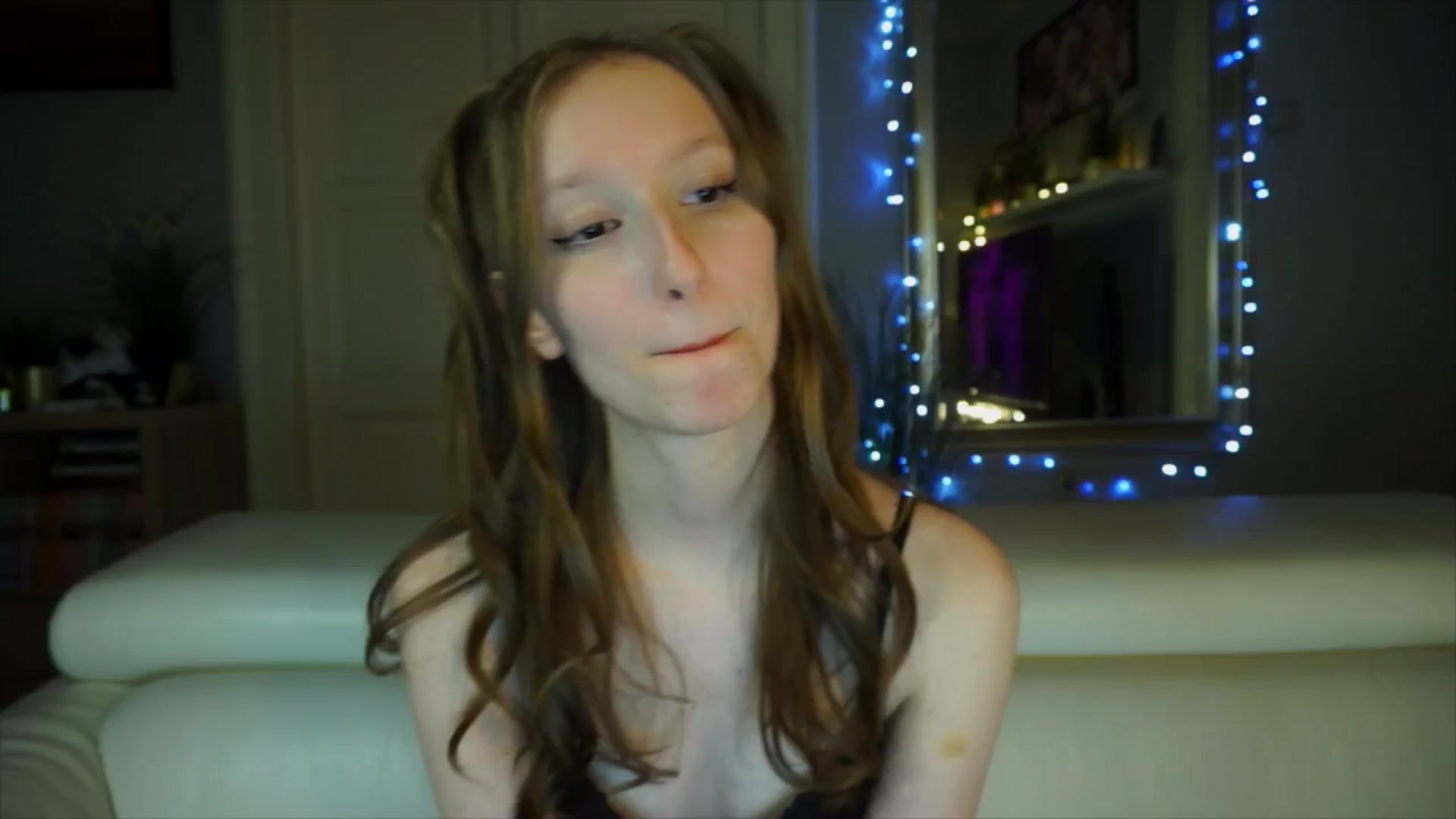 Gallery image thumbnail from Sw33t_g1rl's myfreecams stream on, 03/30/2026, 20:06 image 2 of 20
