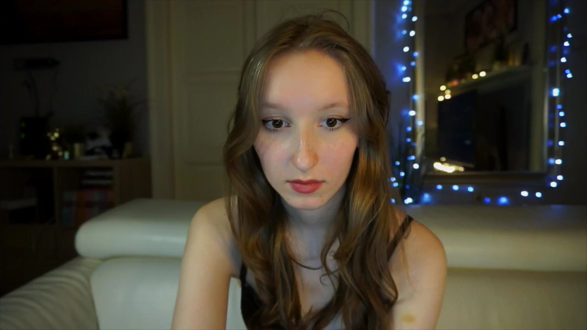 Gallery image thumbnail from Sw33t_g1rl's myfreecams stream on, 03/31/2026, 20:43 image 3 of 20