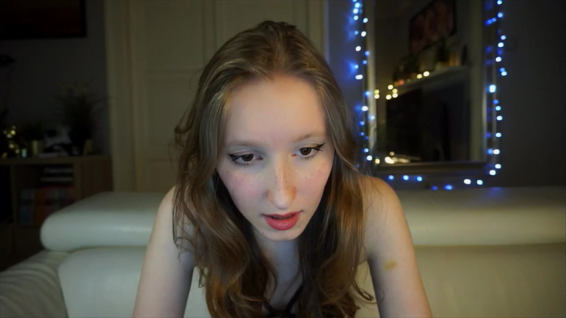 Gallery image thumbnail from Sw33t_g1rl's myfreecams stream on, 03/31/2026, 20:43 image 14 of 20