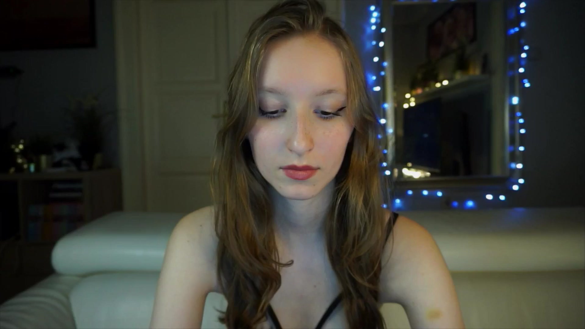Gallery image thumbnail from Sw33t_g1rl's myfreecams stream on, 03/31/2026, 20:43 image 4 of 20