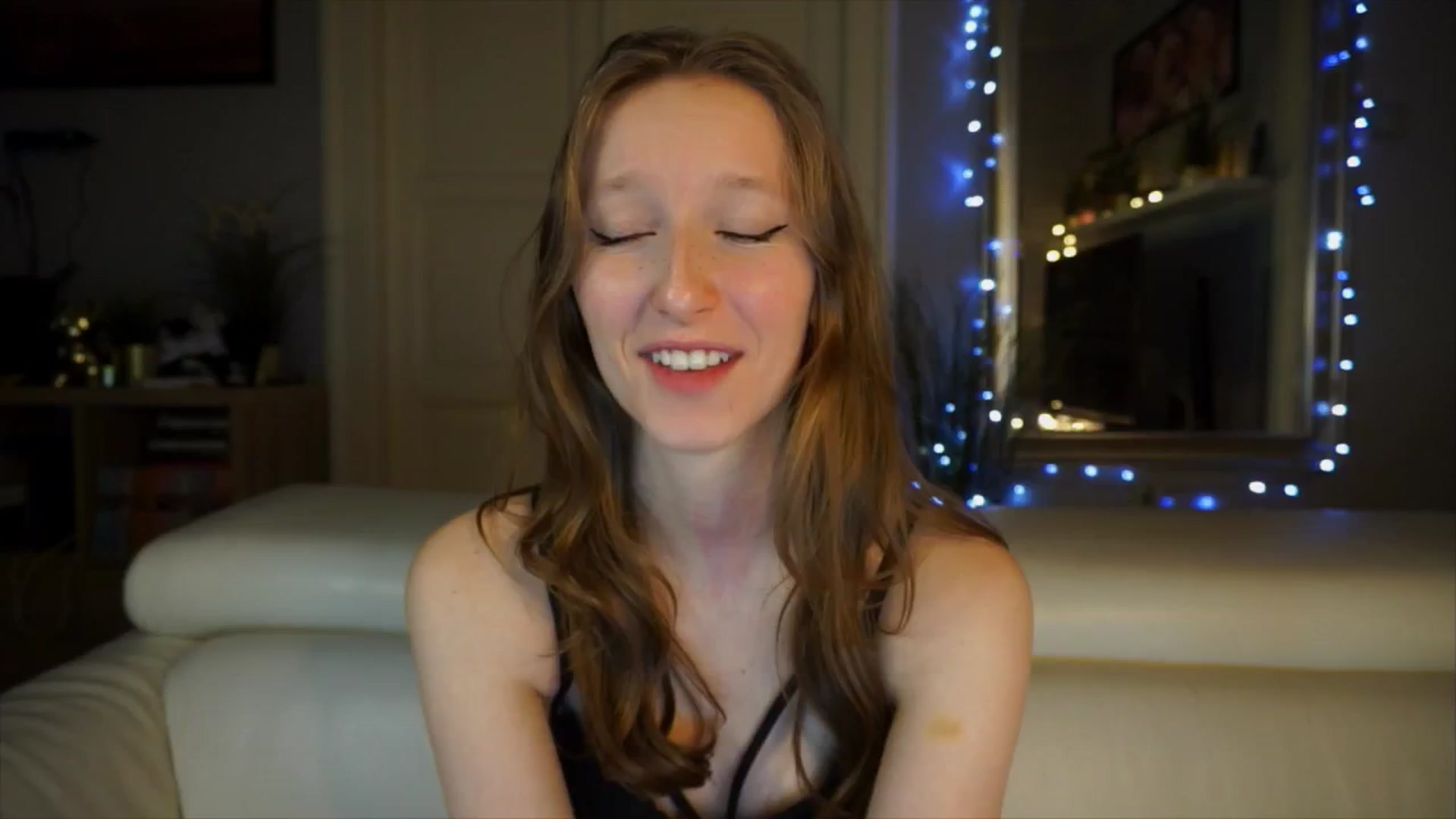 Gallery image thumbnail from Sw33t_g1rl's myfreecams stream on, 04/01/2026, 09:48 image 3 of 20