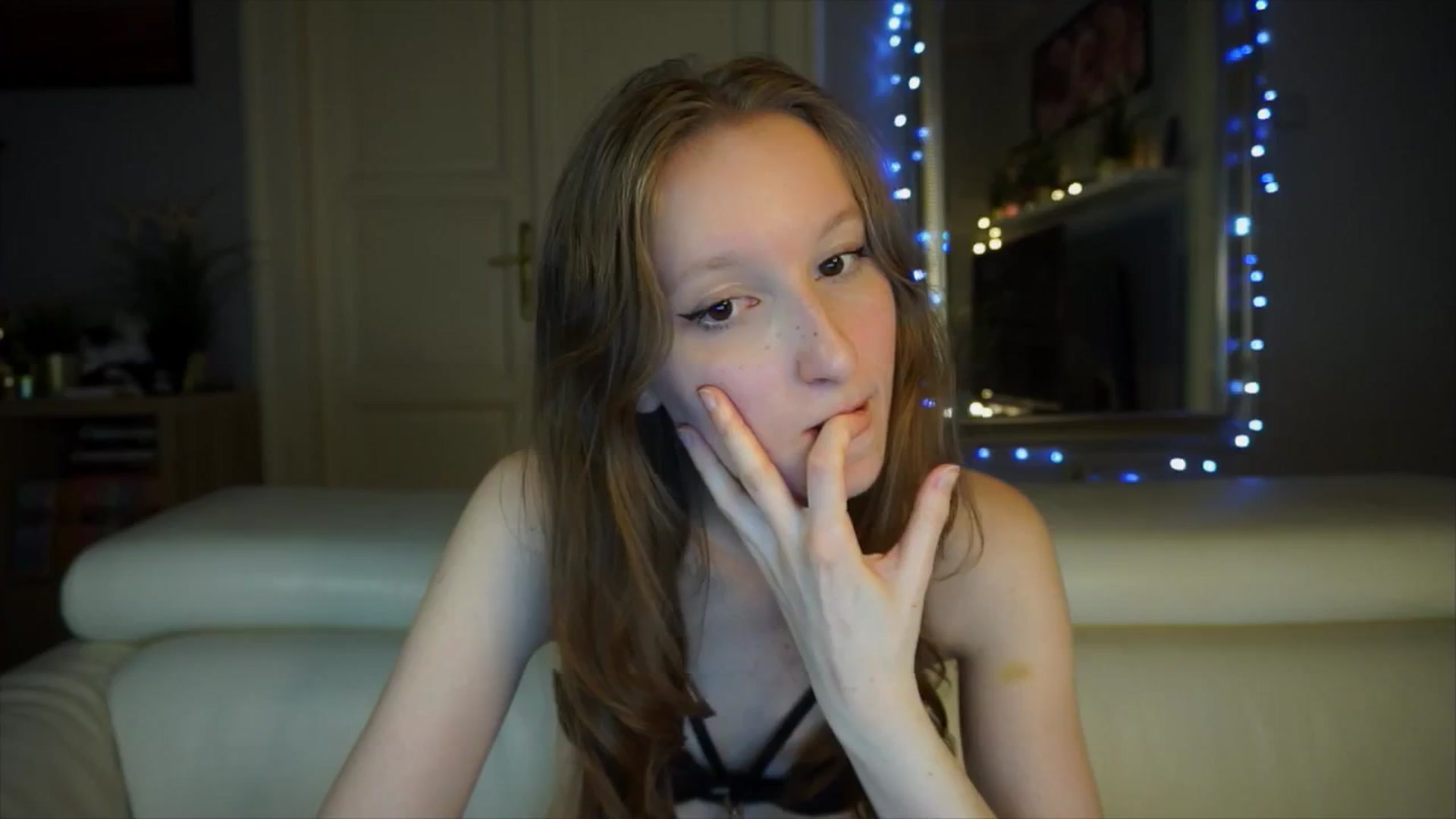 Gallery image thumbnail from Sw33t_g1rl's myfreecams stream on, 04/01/2026, 09:48 image 14 of 20