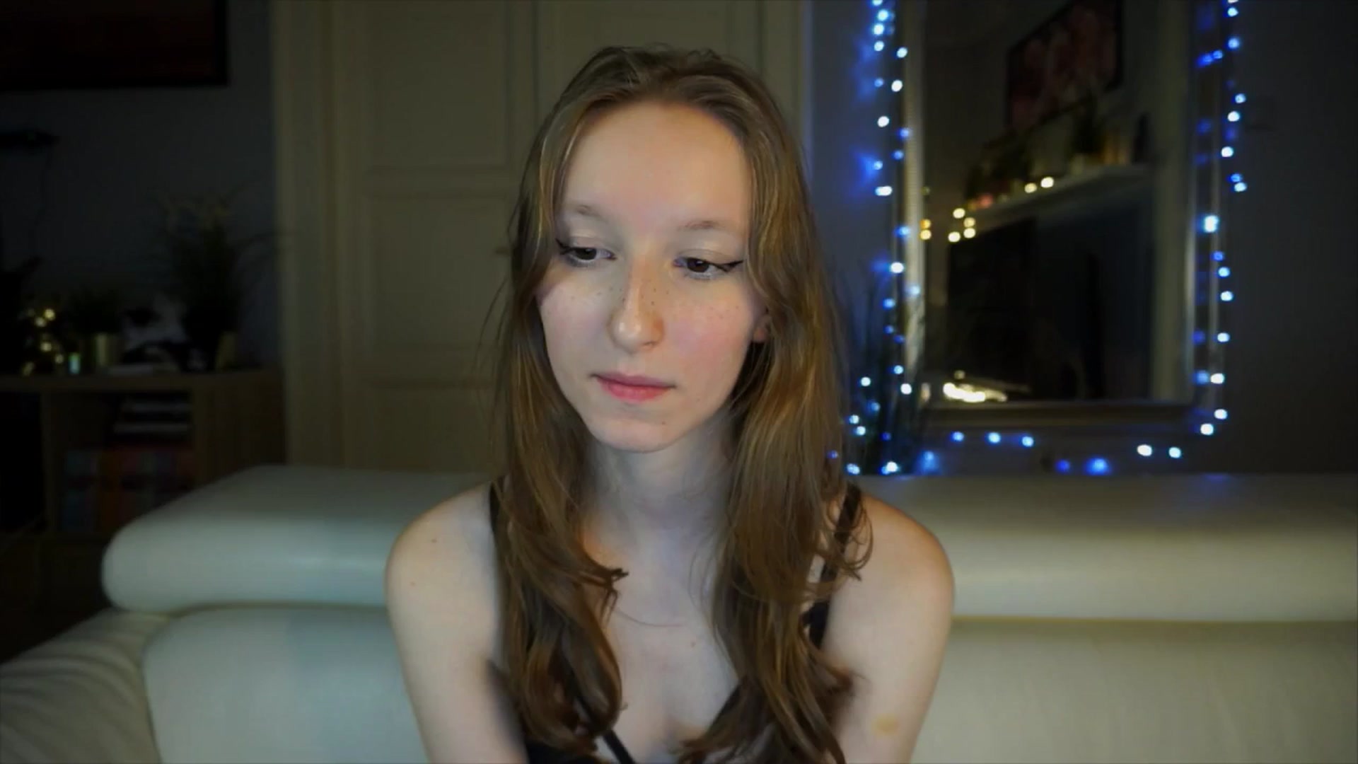 Gallery image thumbnail from Sw33t_g1rl's myfreecams stream on, 04/01/2026, 09:48 image 11 of 20