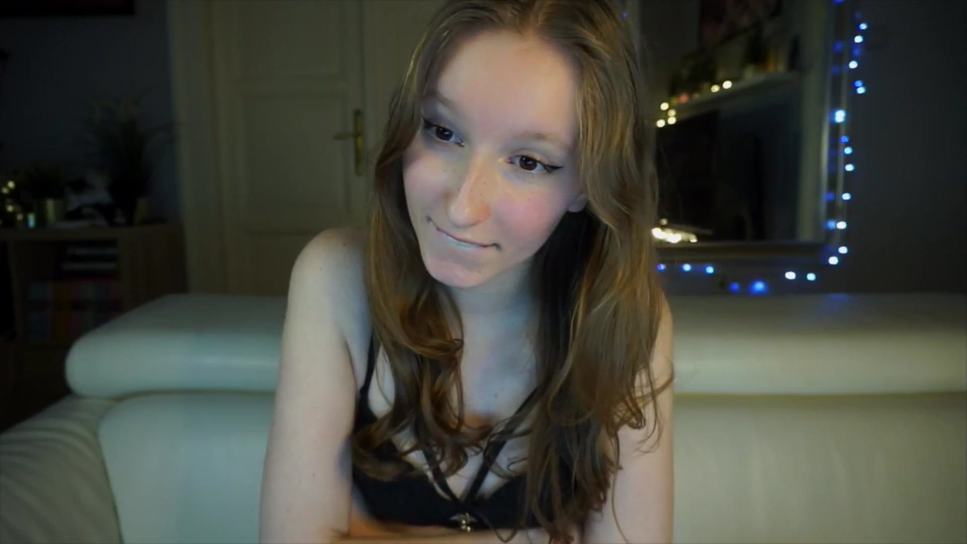 Gallery image thumbnail from Sw33t_g1rl's myfreecams stream on, 04/01/2026, 11:42 image 8 of 20