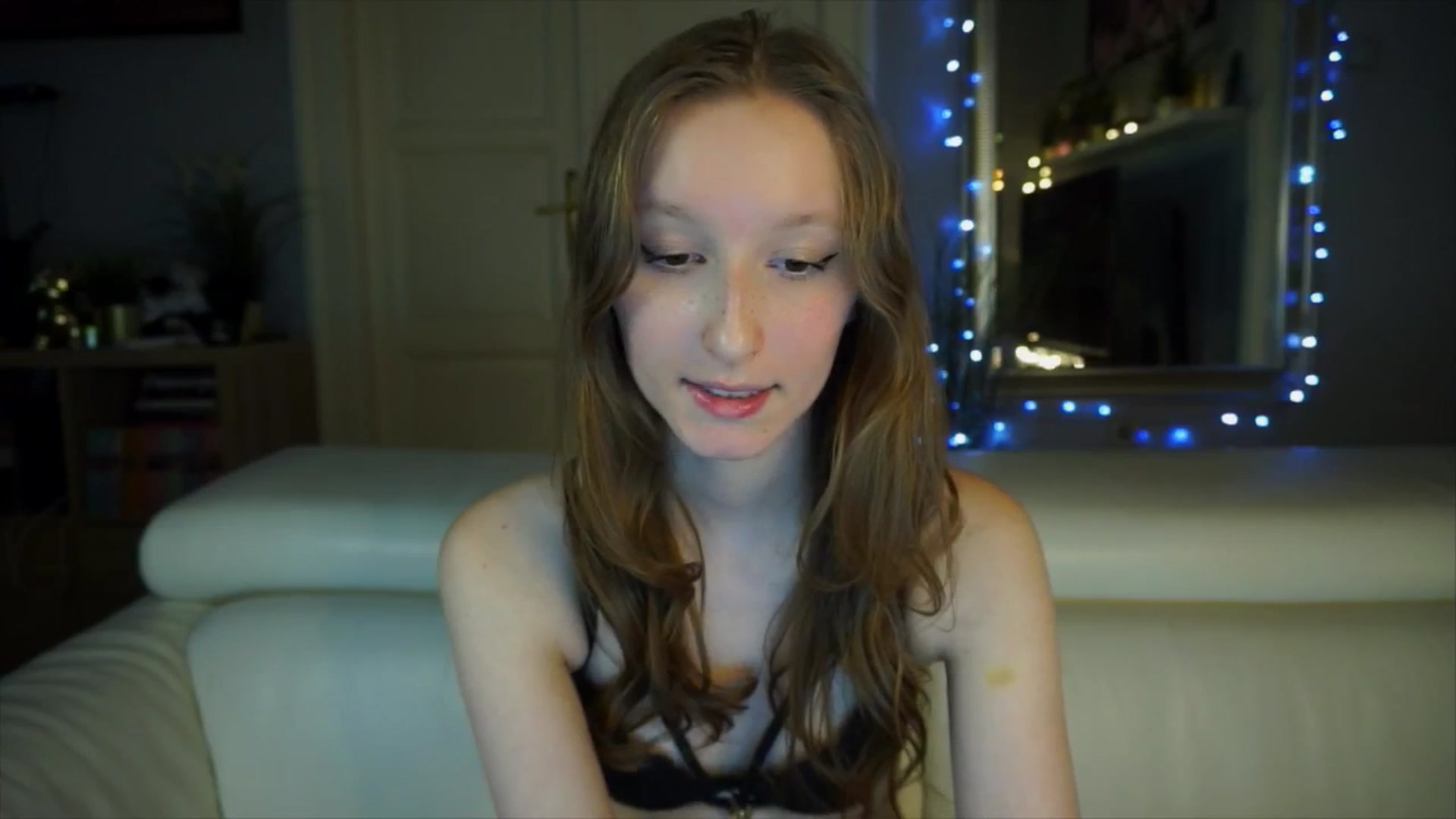 Gallery image thumbnail from Sw33t_g1rl's myfreecams stream on, 04/01/2026, 11:42 image 10 of 20